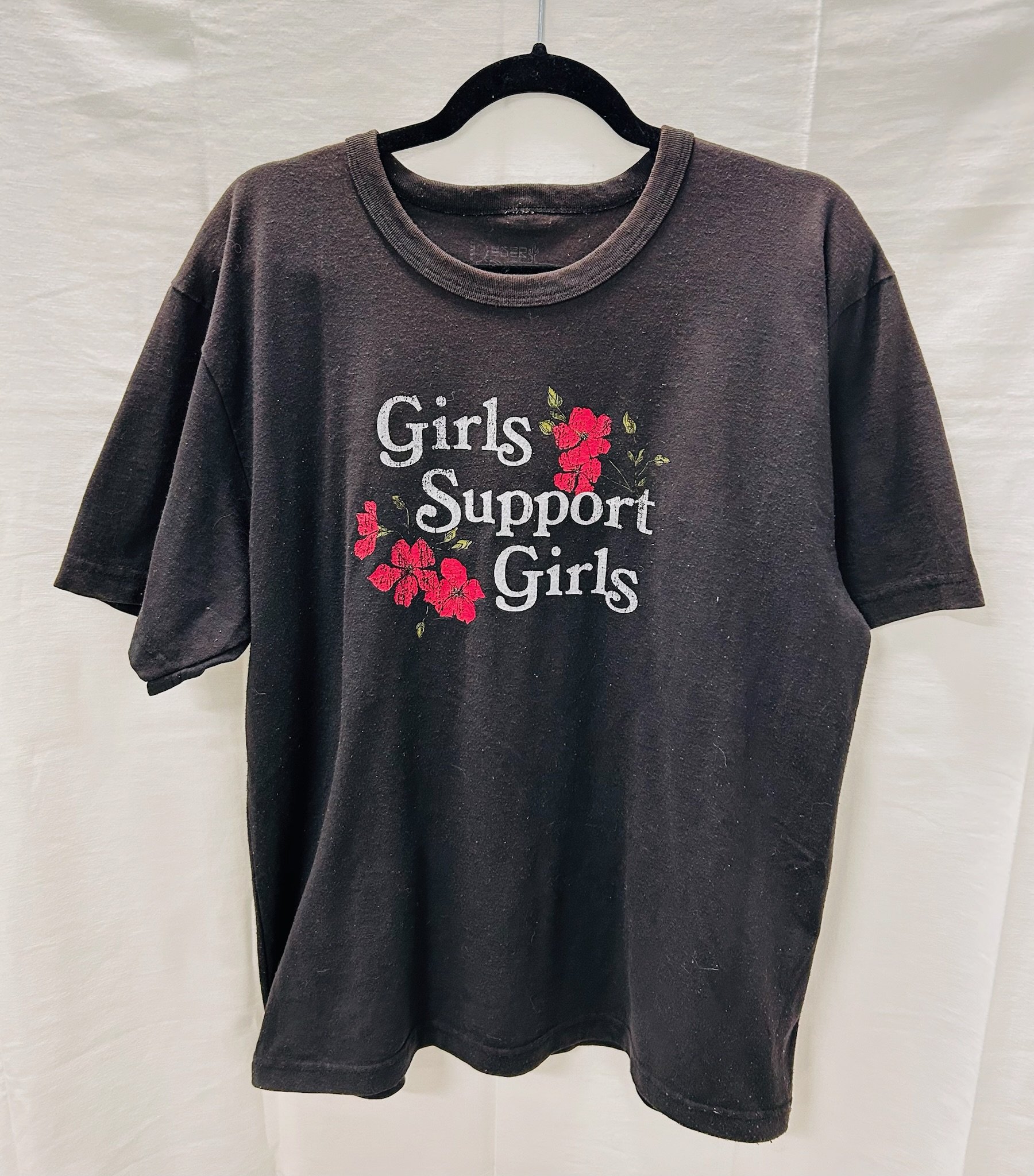 BX5 #4_Girls Support Girls Tee_Size L