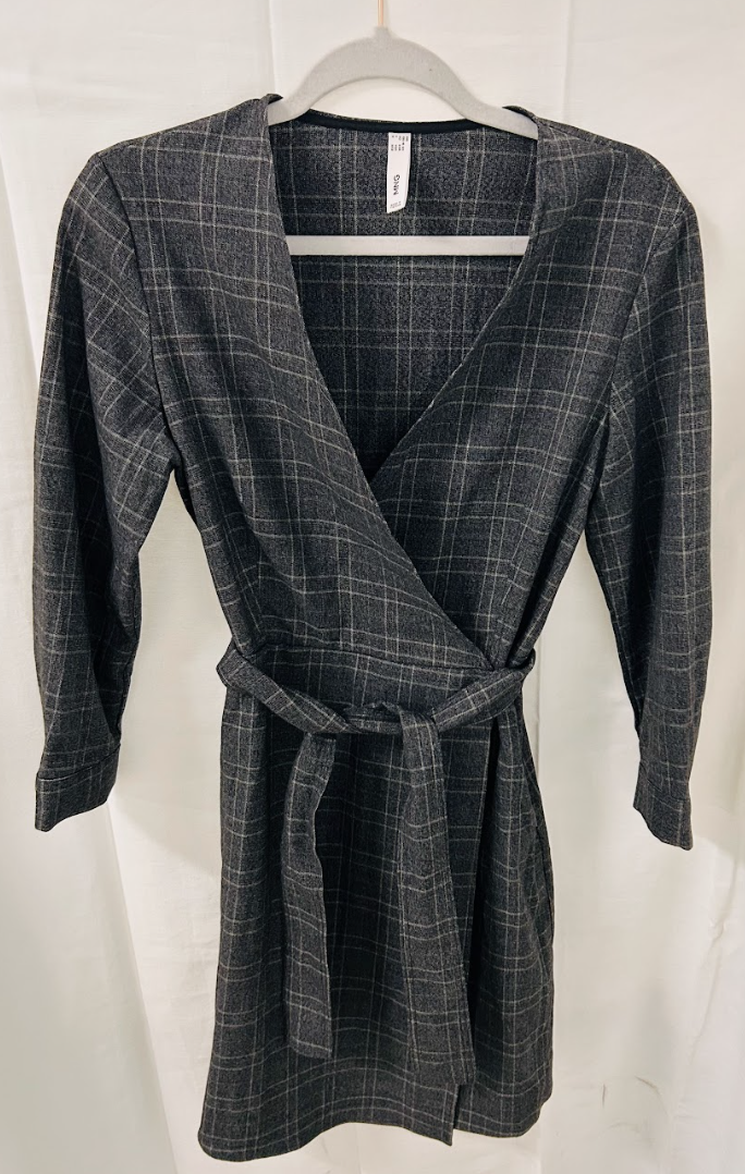 BX2 #4_MNG Grey Dress_Size 4