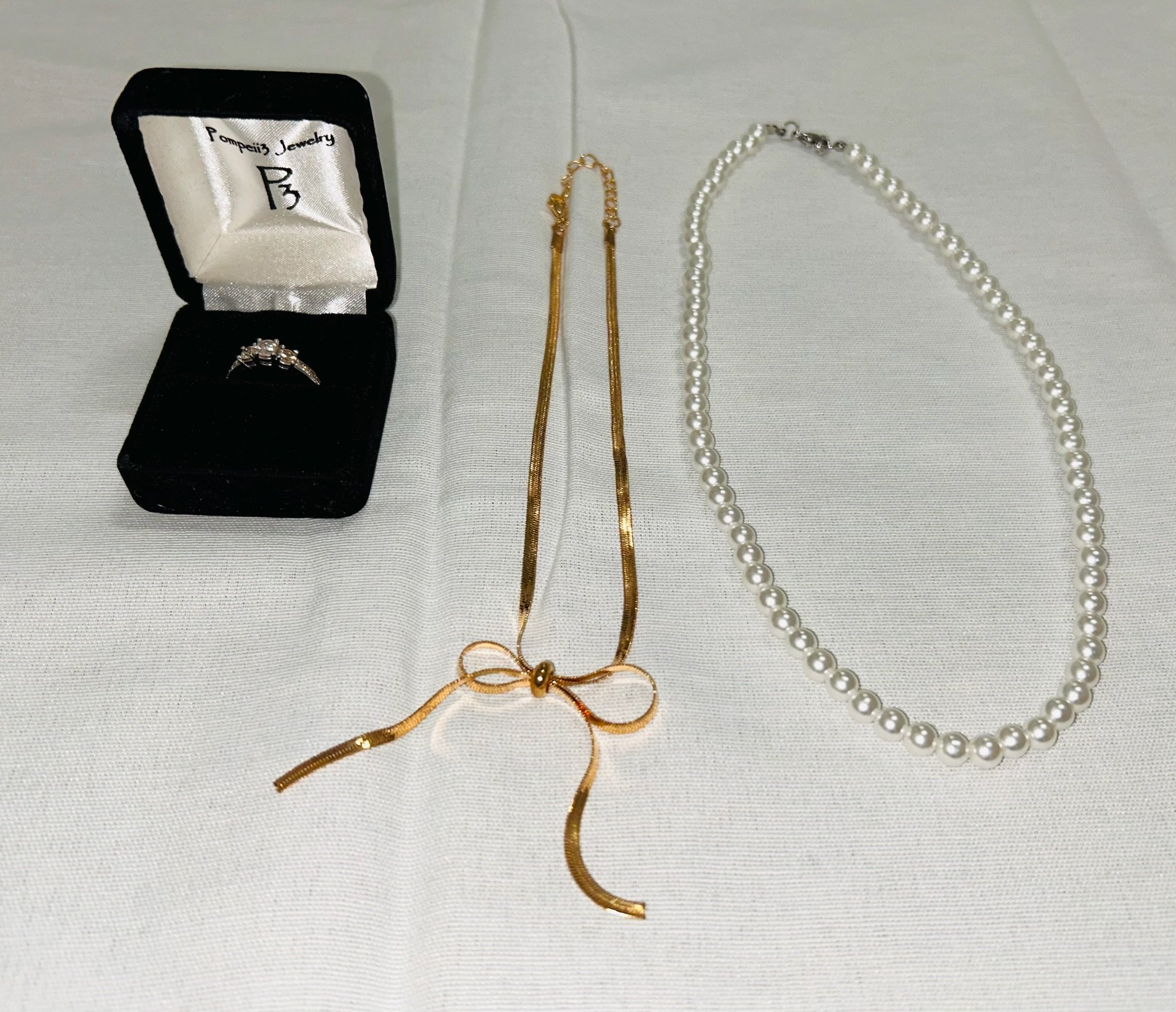 BX6 #2_Jewelry Set (Silver Ring, Gold Necklace, Pearl Necklace)