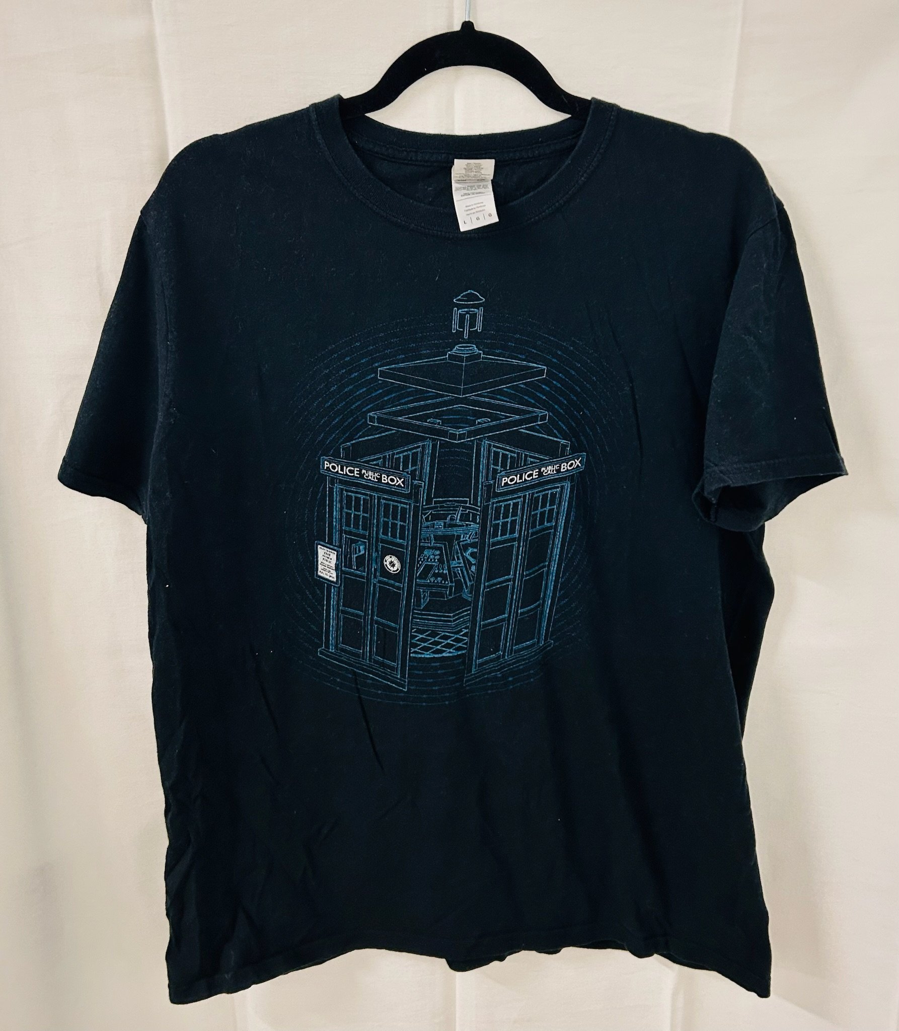 BX4 #32_Police Box Tee_Size L