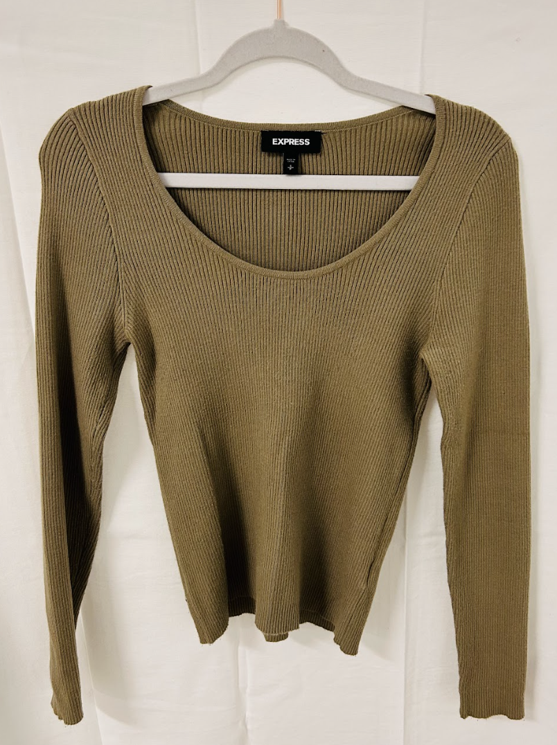 BX1 #15_Express Green Sweater_Size S