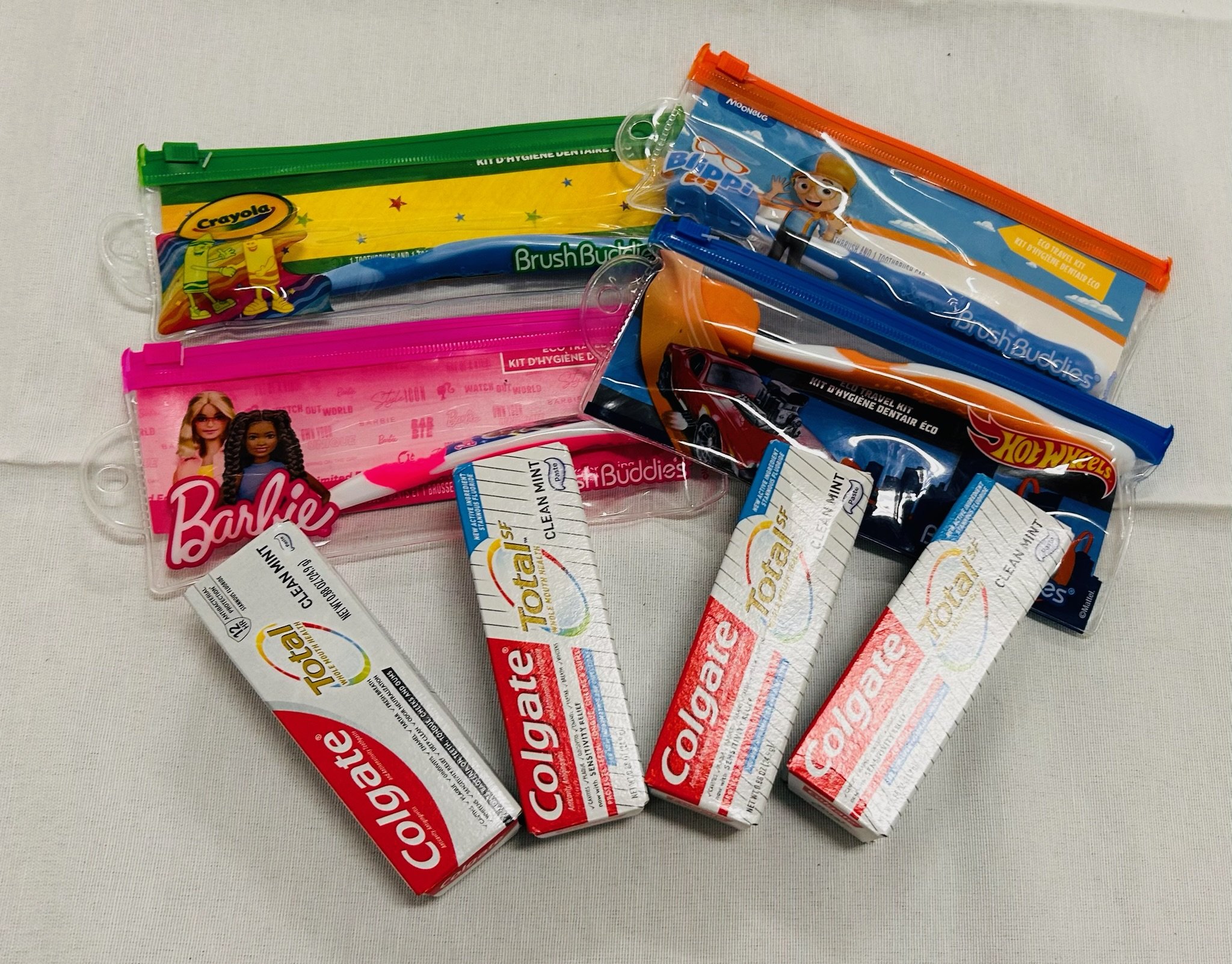 T #7_Toiletries Bundle (4 Kids Toothbrushes, Travel Size Toothpaste)