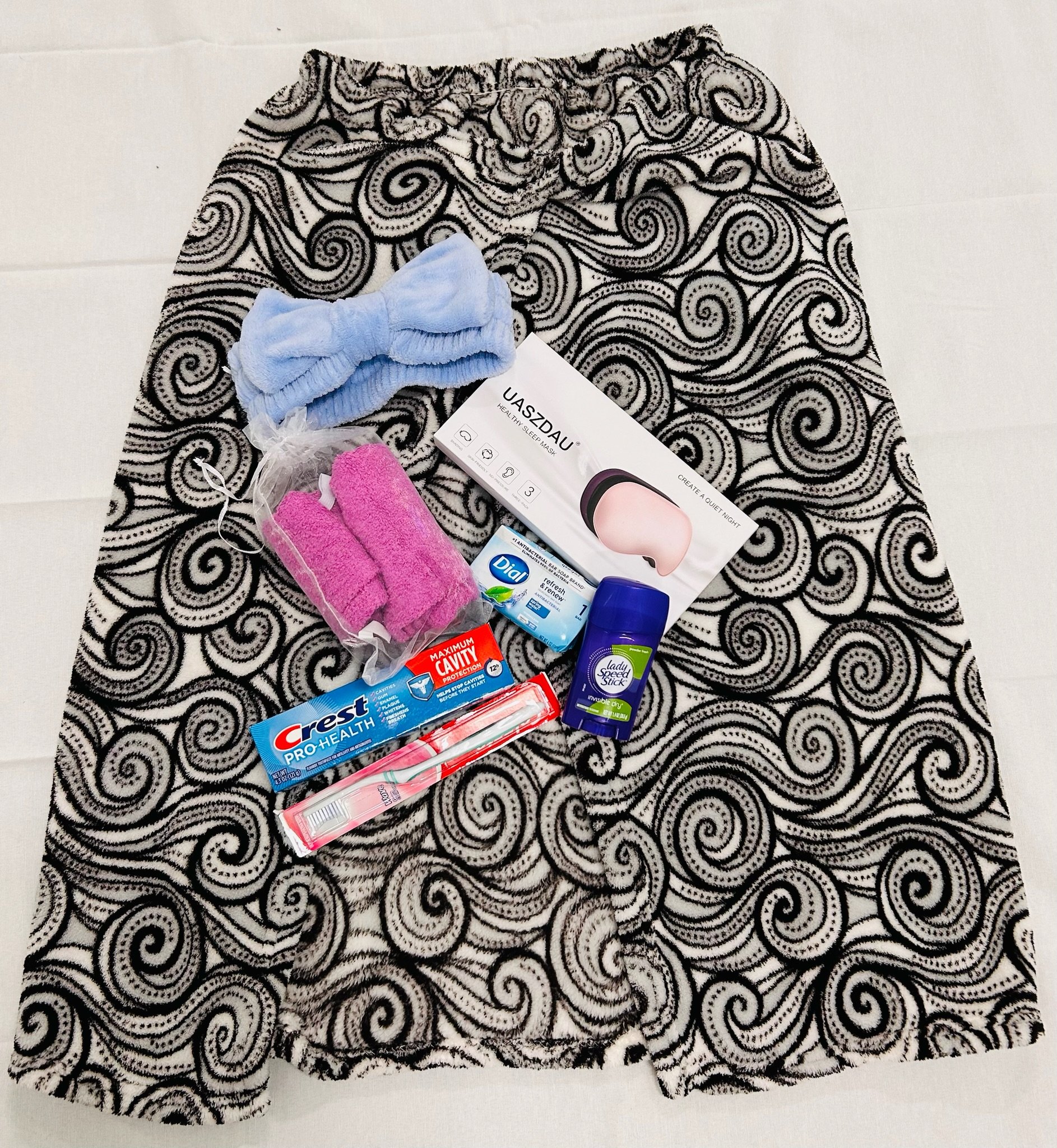 T #6_Toiletries Bundle (Hair Towel, Body Wrap Towel, Bodywash, Toothpaste, Toothbrush, Soap, Deodorant)