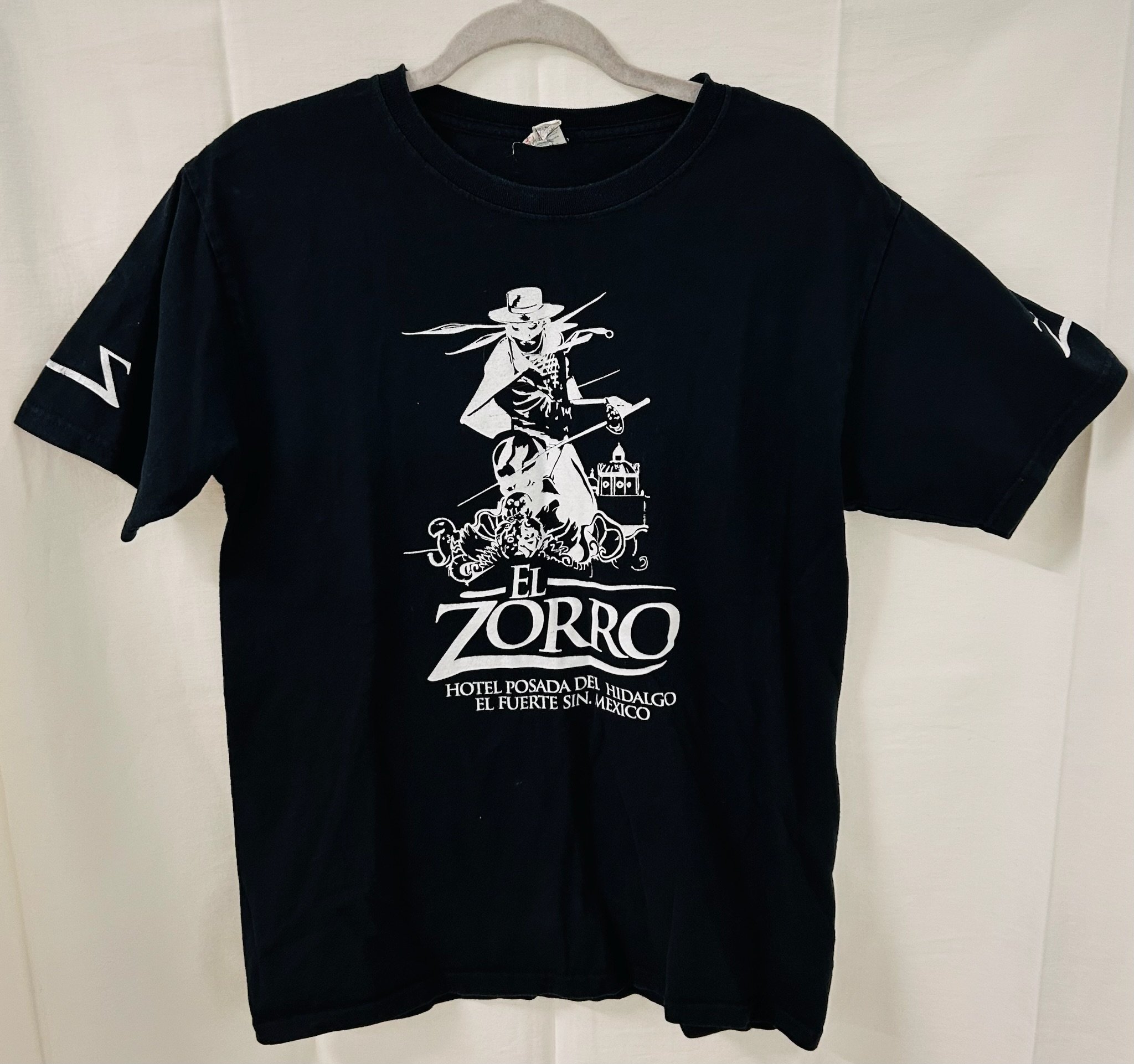BX4 #17_El Zorro T-Shirt_Size M