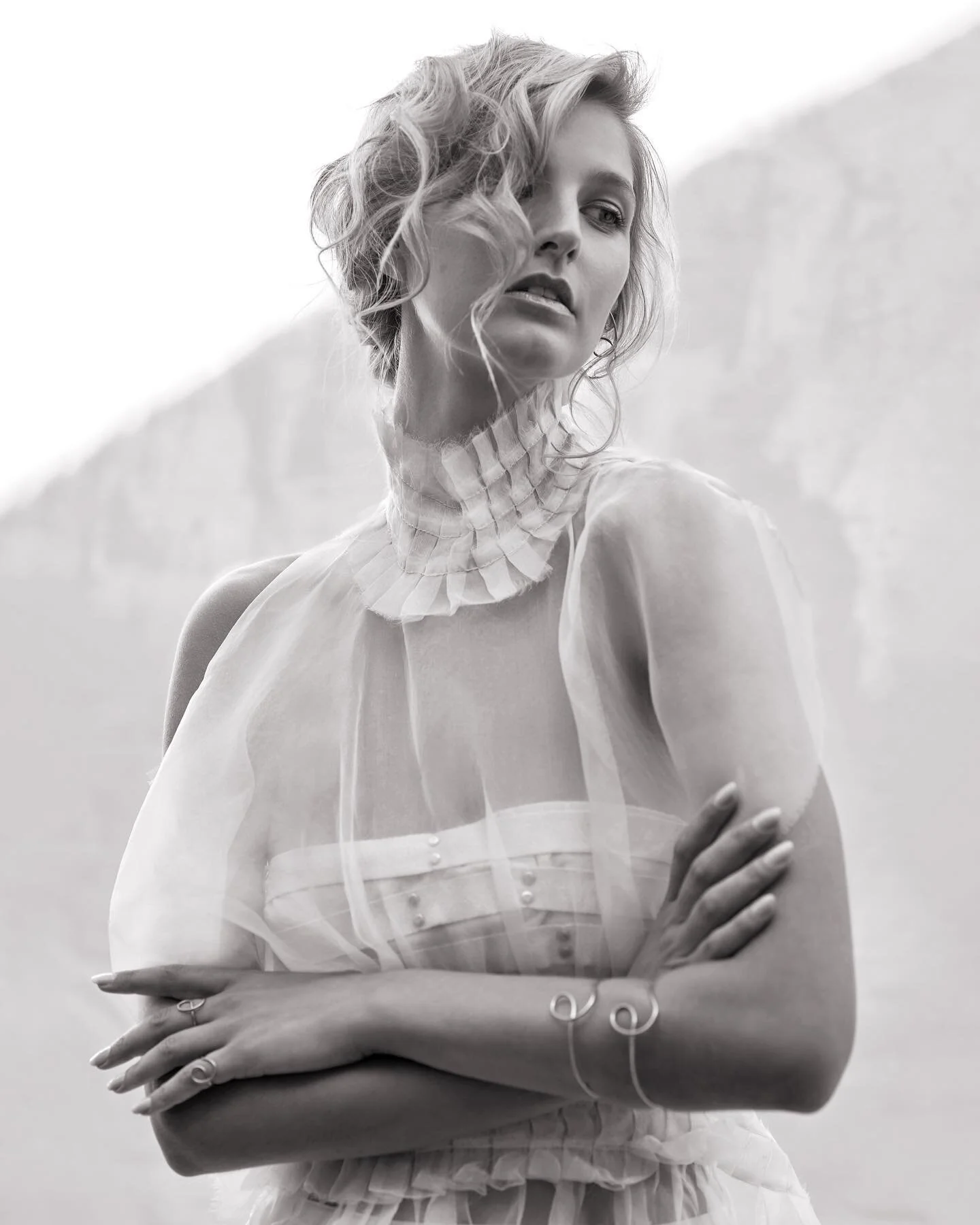 En Pointe Editorial. @maryvitinaros, exclusive for @fasheditorials. Shot by @jesslafrankie. Styling by @jaypitcaithly. H&amp;MU by @amykennymakeup 🖤
&bull;
&bull;
&bull;