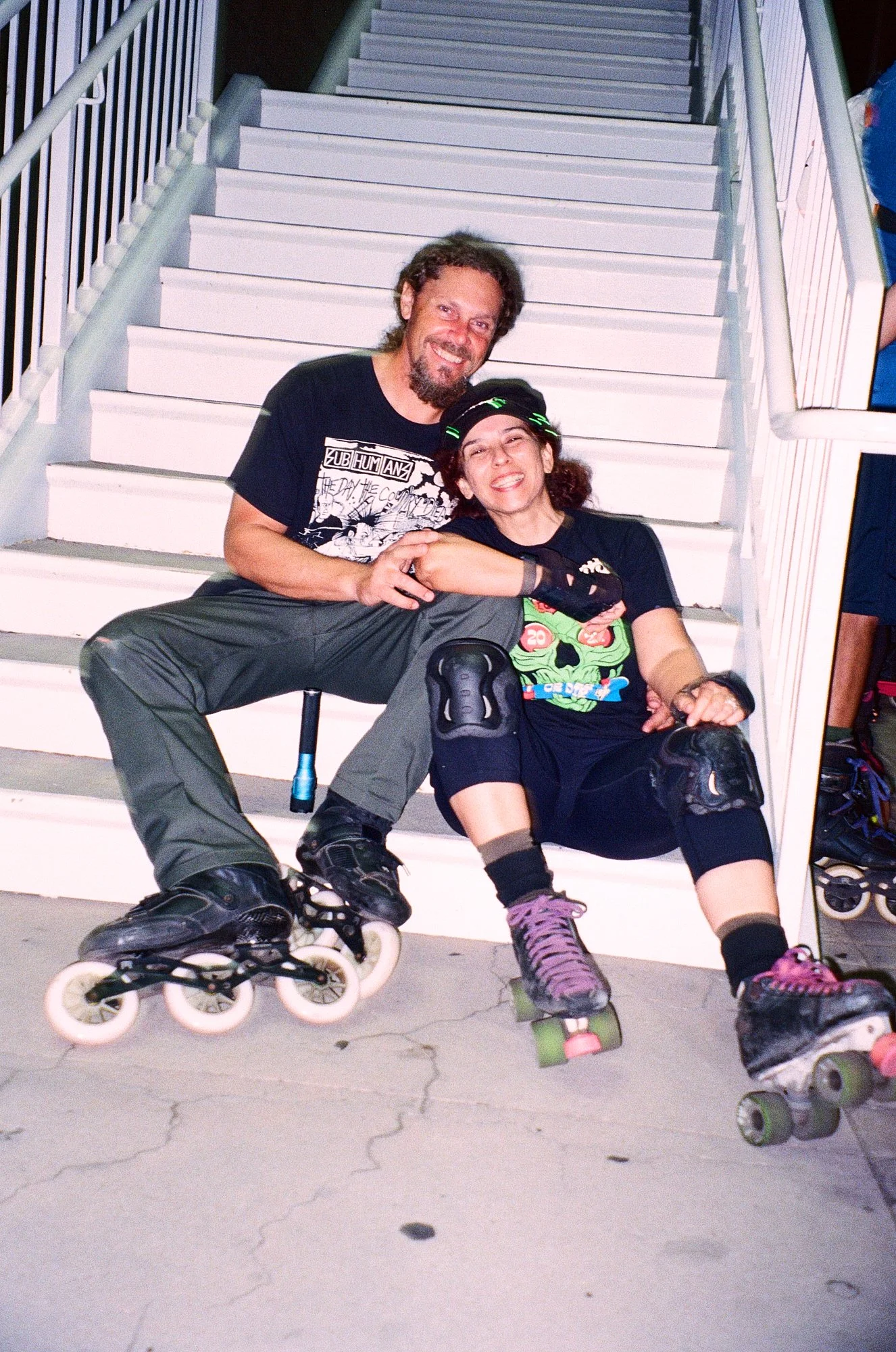 rollerblade-skating-rollerskate-fashion-digicam-film-couple-love.jpg