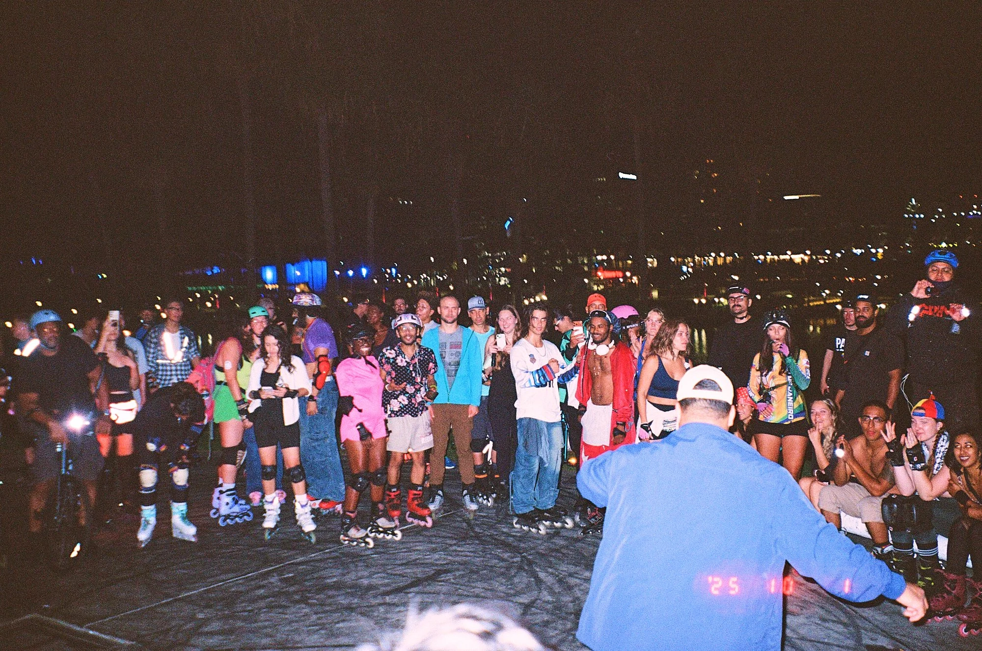 rollerblade-skating-rollerskate-fashion-digicam-film-group-dance-circle.jpg
