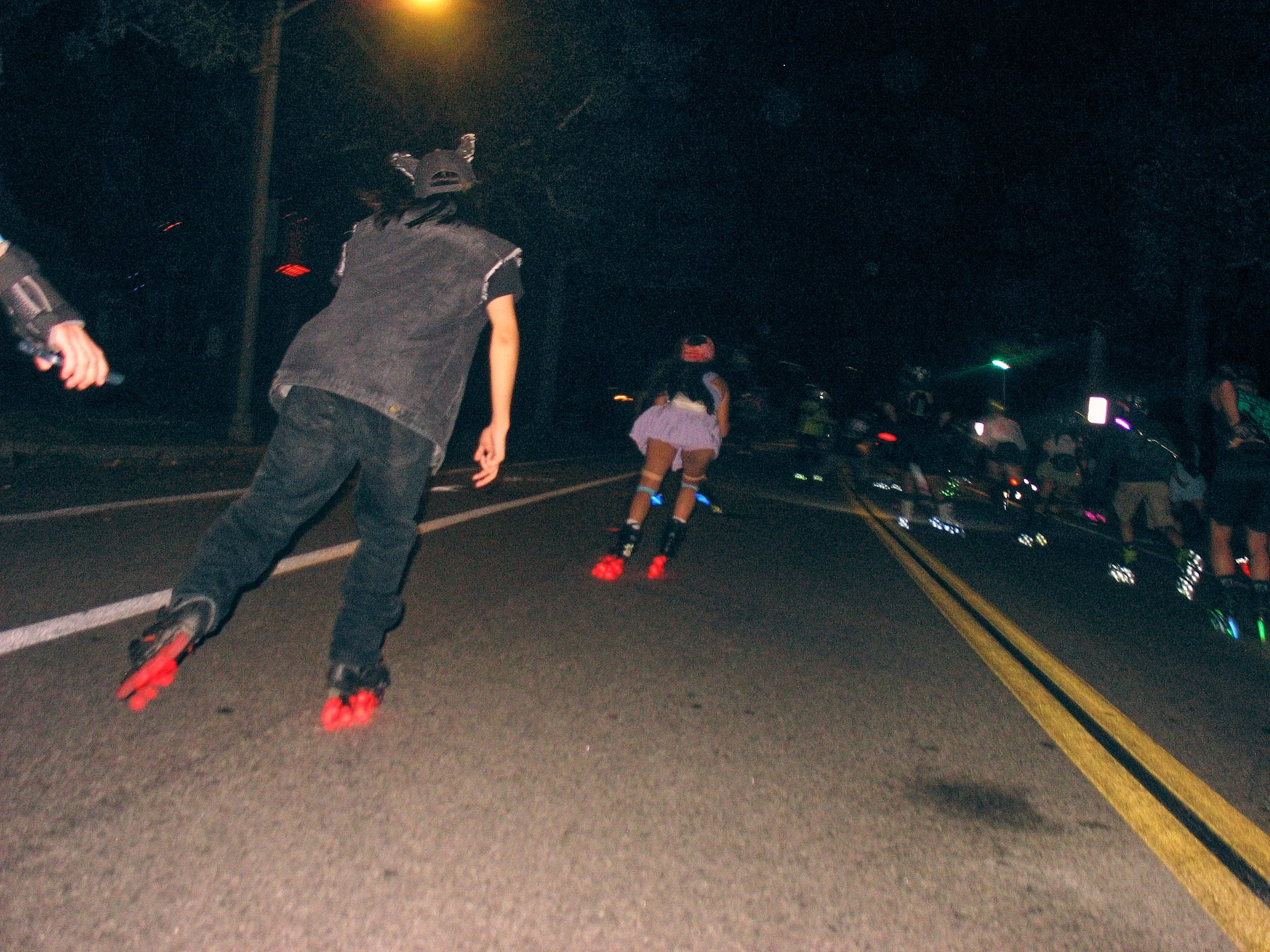 rollerblade-skating-rollerskate-fashion-digicam-film-night-streets.jpg