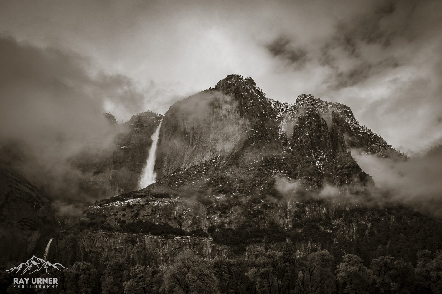 Yosemite-Falls-Cooks-Meadow-002.jpg
