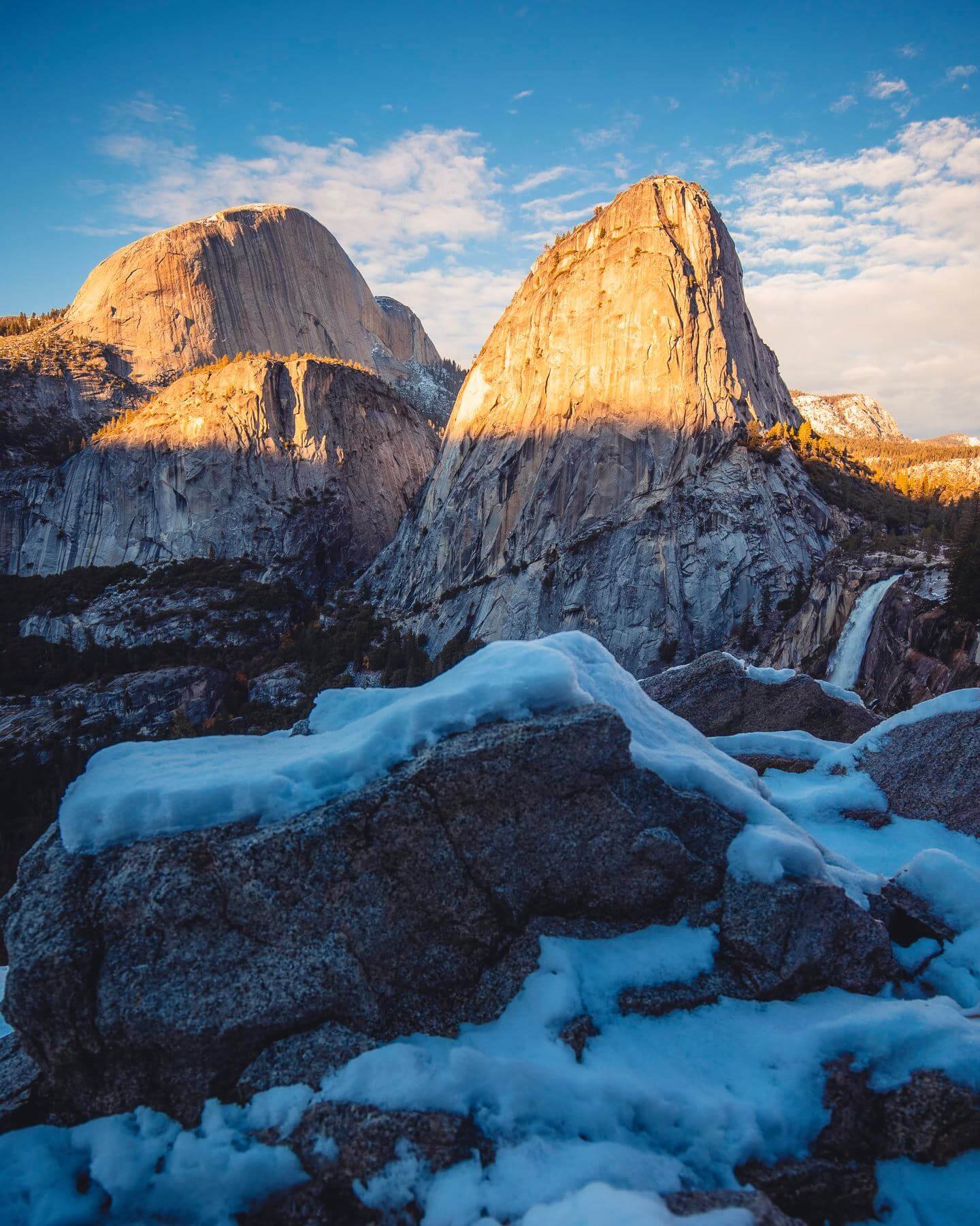 Yosemite-National-Park-Nevada-Falls-Liberty-Cap.jpg