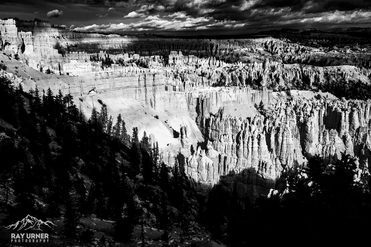 Bryce Canyon National Park in Utah, photographed along the Peekaboo Loop Trail