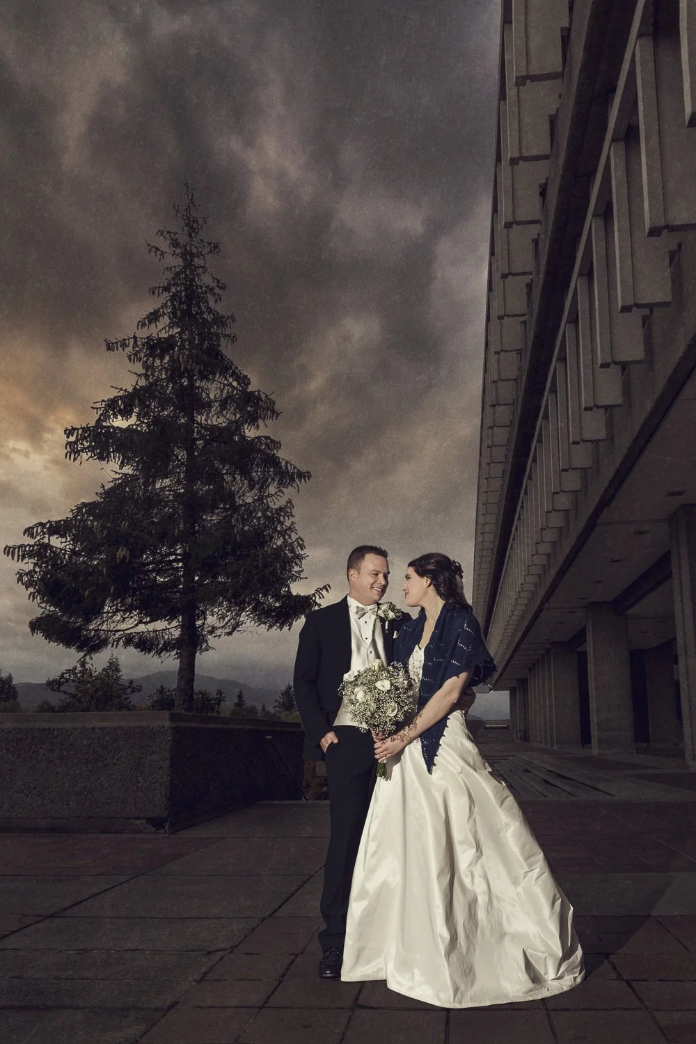 Vancouver-Wedding-Photography-SFU-Bridal-Portraits-Simon-Fraser-University-001.jpg