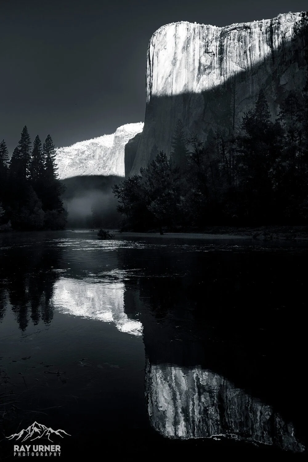 Yosemite National Park in California - El Capitan at sunrise
