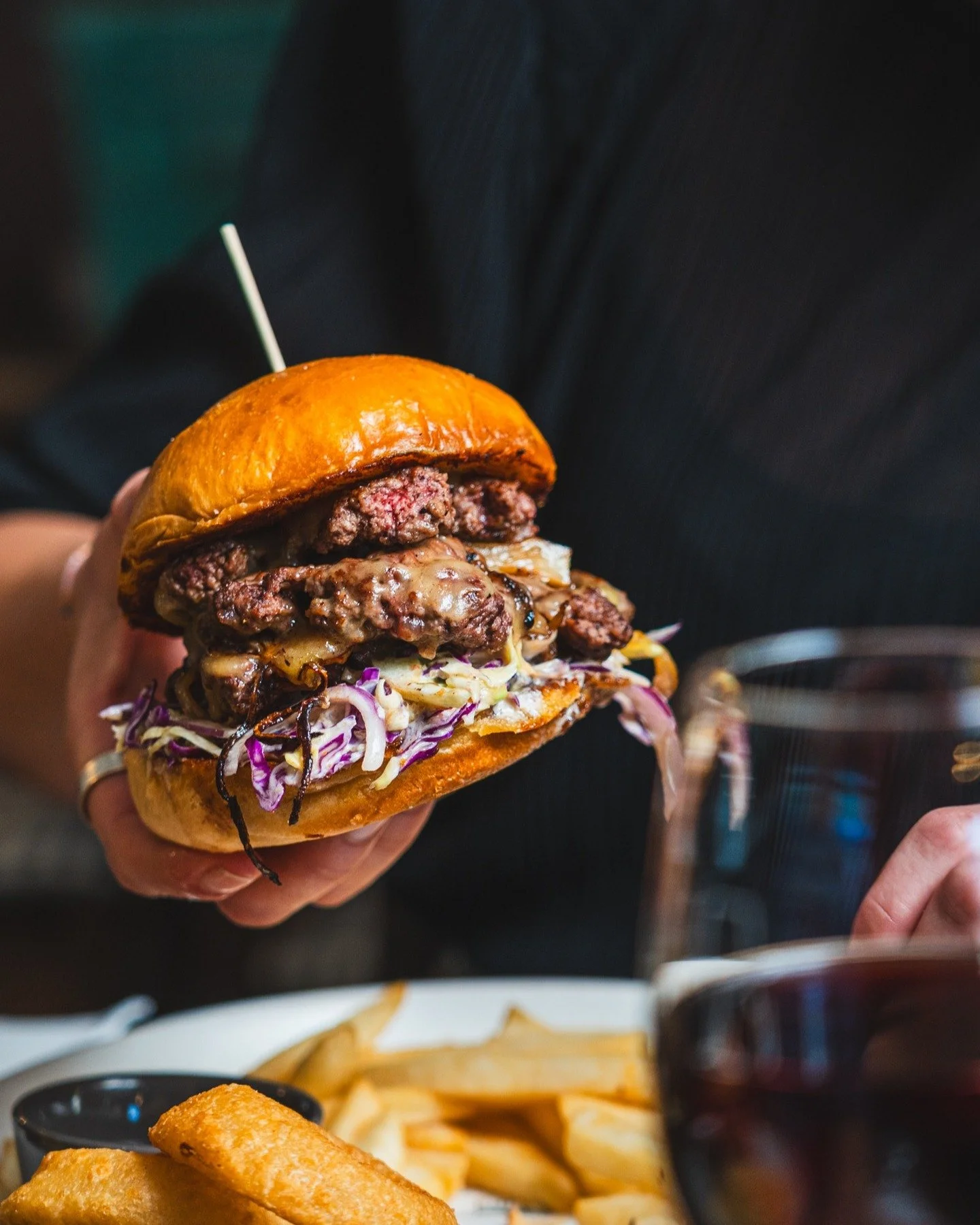 Lunch Goals..

Shot for the team @walterstavernqt 

Make sure to check one out next time your in Queenstown 😊

#chrissharpephotography #burger #burgerlover
#madewithlightroom #eeeeats #instafood #foodiefeature #foodiesofinstagram #foodphotography #f