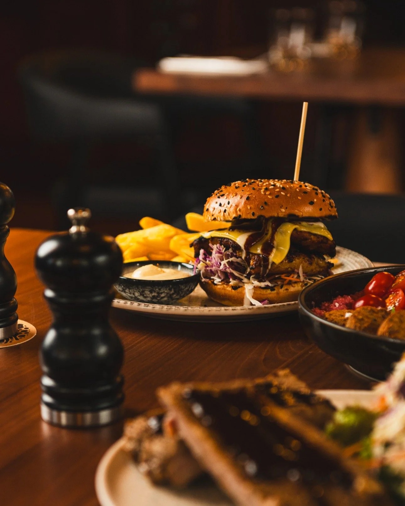 And....

It's back to the burgers :-)

(Grilled chicken, asian slaw, swiss cheese,
garlic yoghurt, crispy shallots)

Shot for the team @the.mud.bar 

#chrissharpephotography #burger #burgerlover 
#madewithlightroom #eeeeats #instafood #foodiefeature 