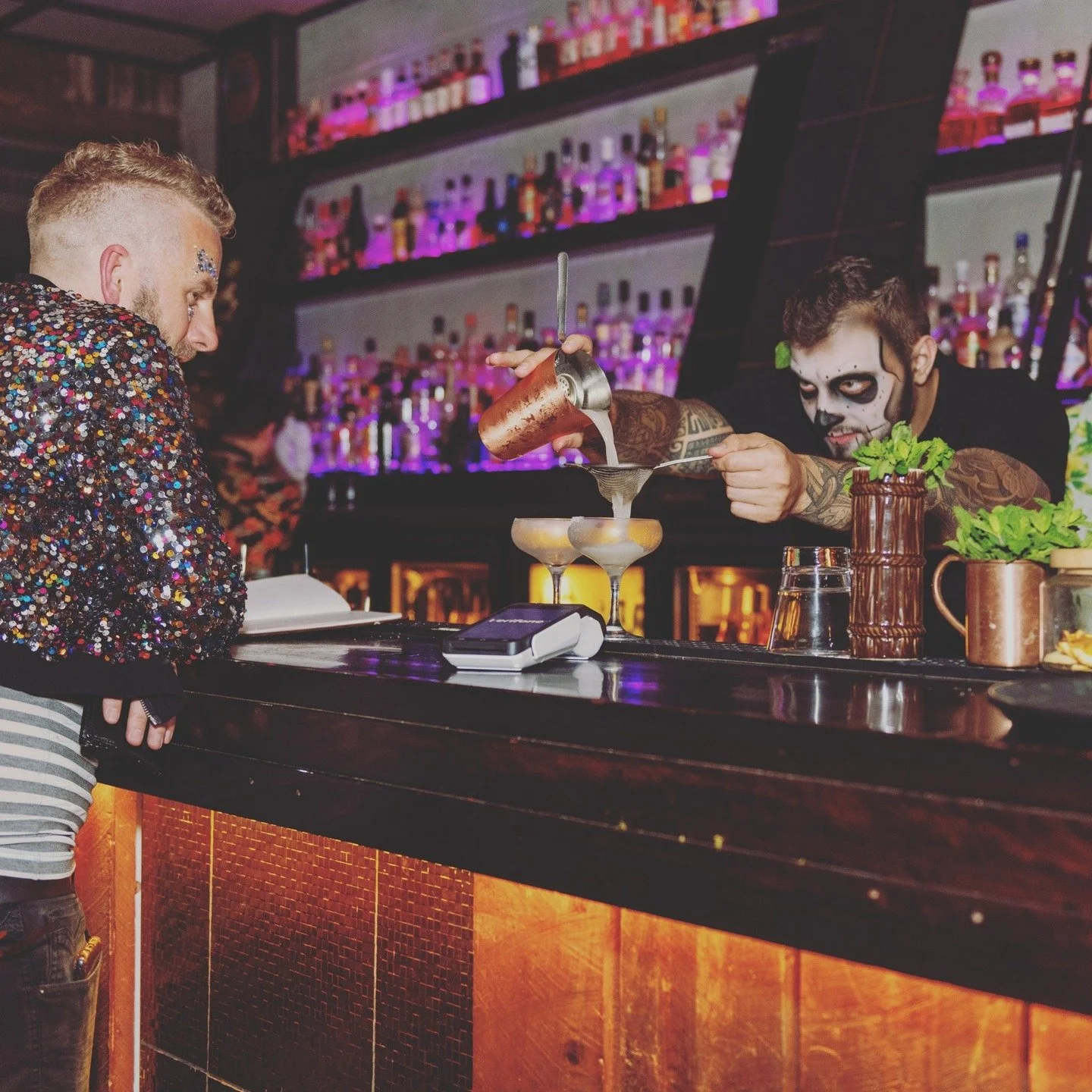 Always a fun time shooting with the team @casapublicanz 

#cocktailhour #drinkstyling #drinkphotographer
#drinkphotography
#beveragephotography
#productphotography #cocktailphotographer #chrissharpephotography #brandstorytelling #contentcreator #cont