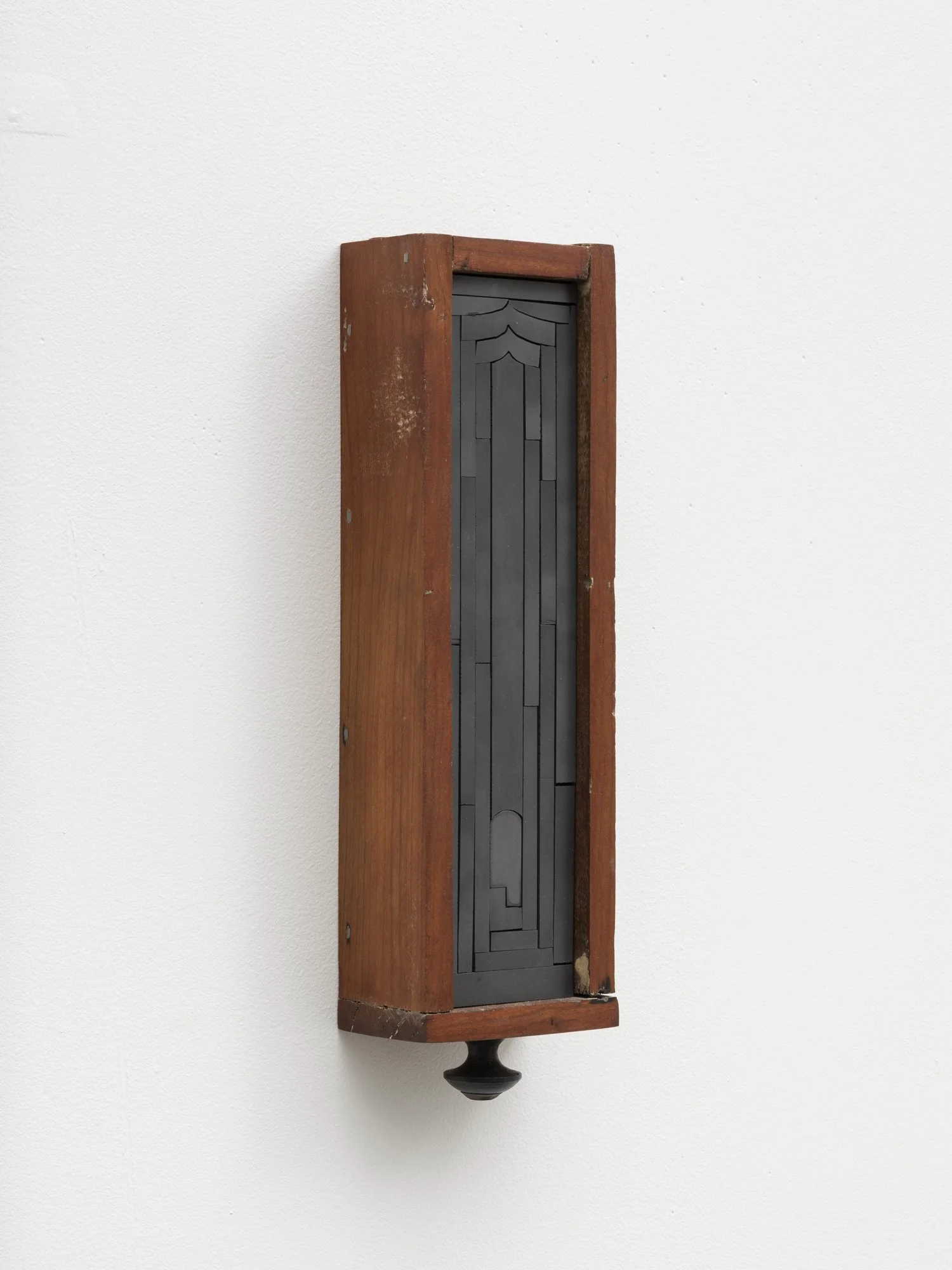 MCL_00140_drawer_v_the_farthest_b.jpg
