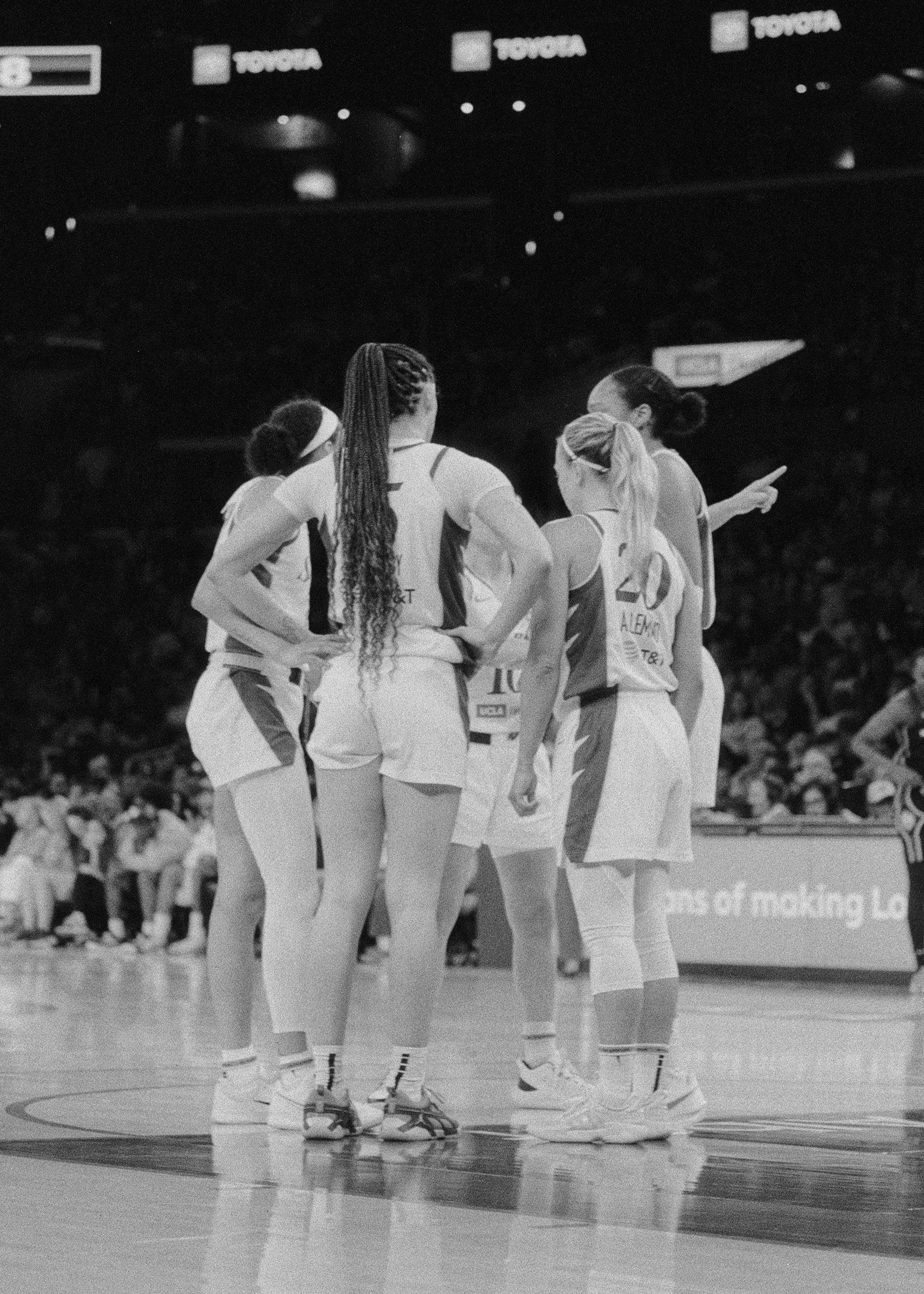 LA Sparks vs Conn Sun_7.13.2025_by Alishia Stevens_35mm.JPG