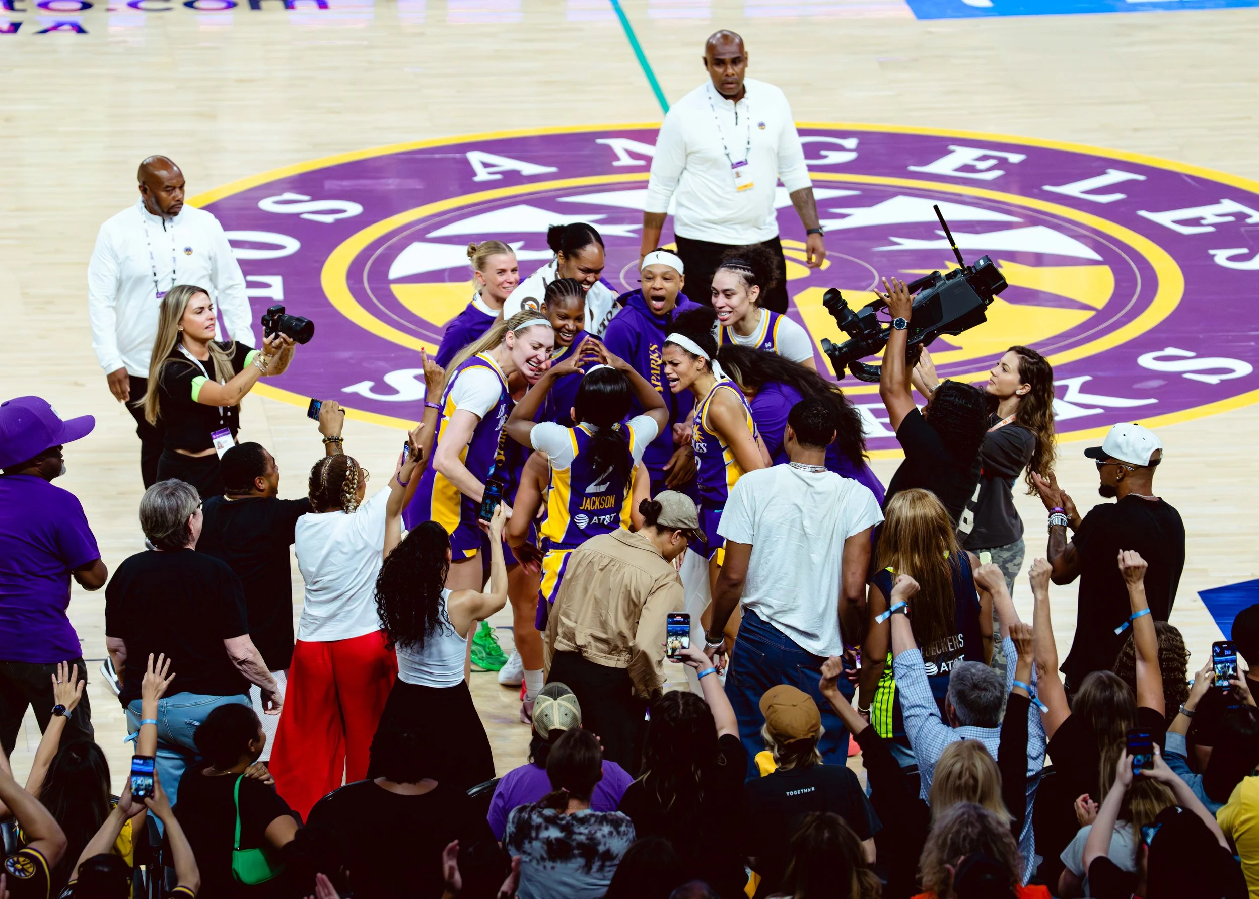 LA Sparks_vs_Dallas Wings_Crypto.com Arena_8.20.2025_by A.Stevens_HGN-18.jpg