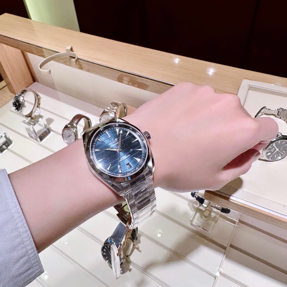 ยังเลือกสีไม่ได้ 555 🛥️💙💚 #Omega #SeaMaster #AquaTerra