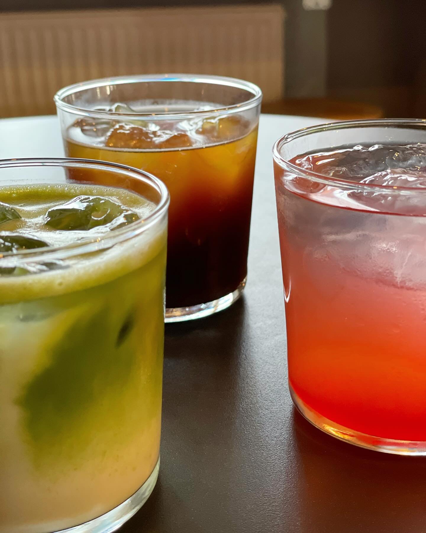 The temperature is rising and it&rsquo;s time to start serving cold drinks again. We have several to choose from. Here we got the iced matcha, iced coffee and homemade lemonade, all three cold and oh so refreshing