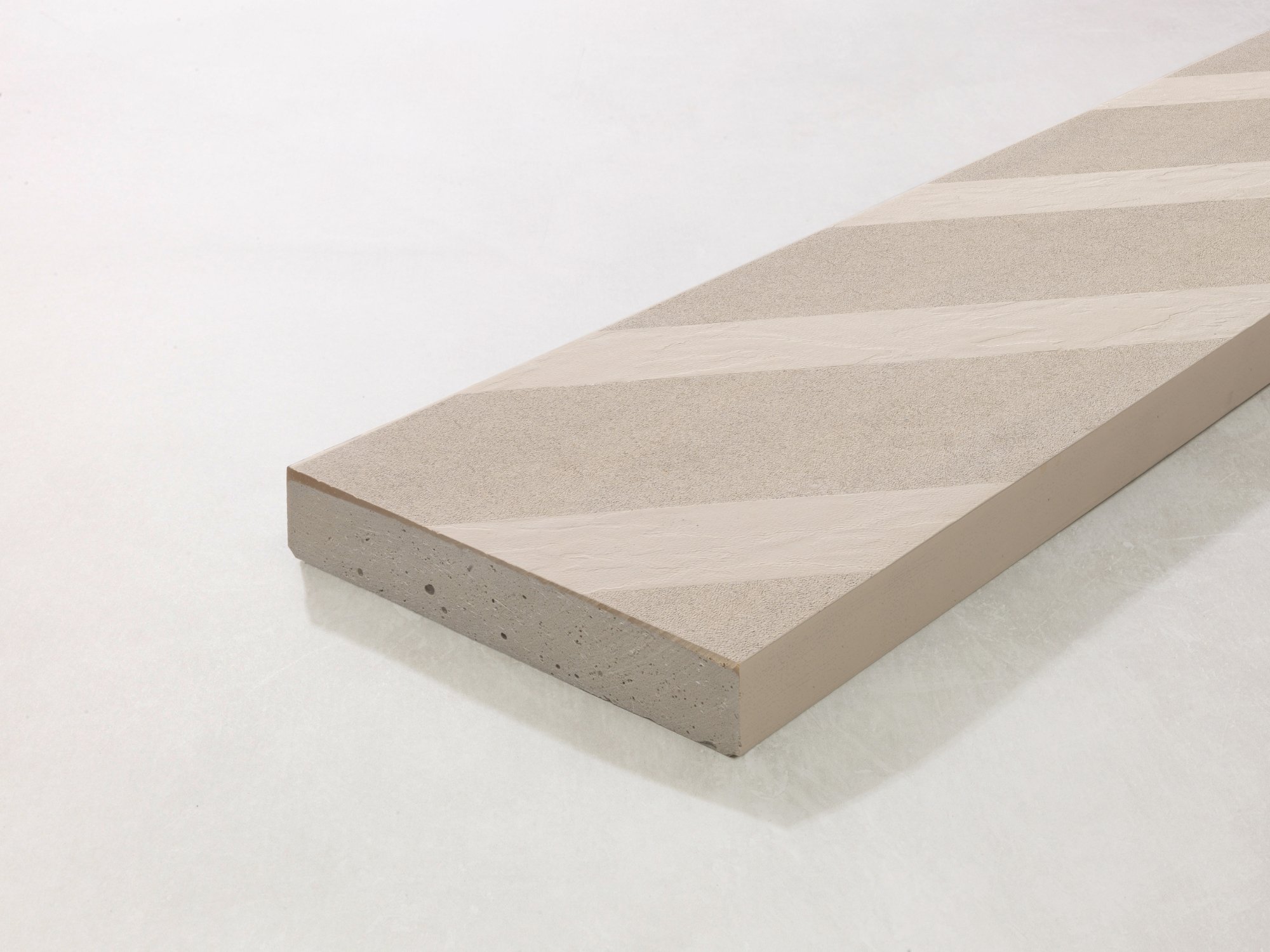 Millboard Modello Linear - Limed Oak (2).jpg