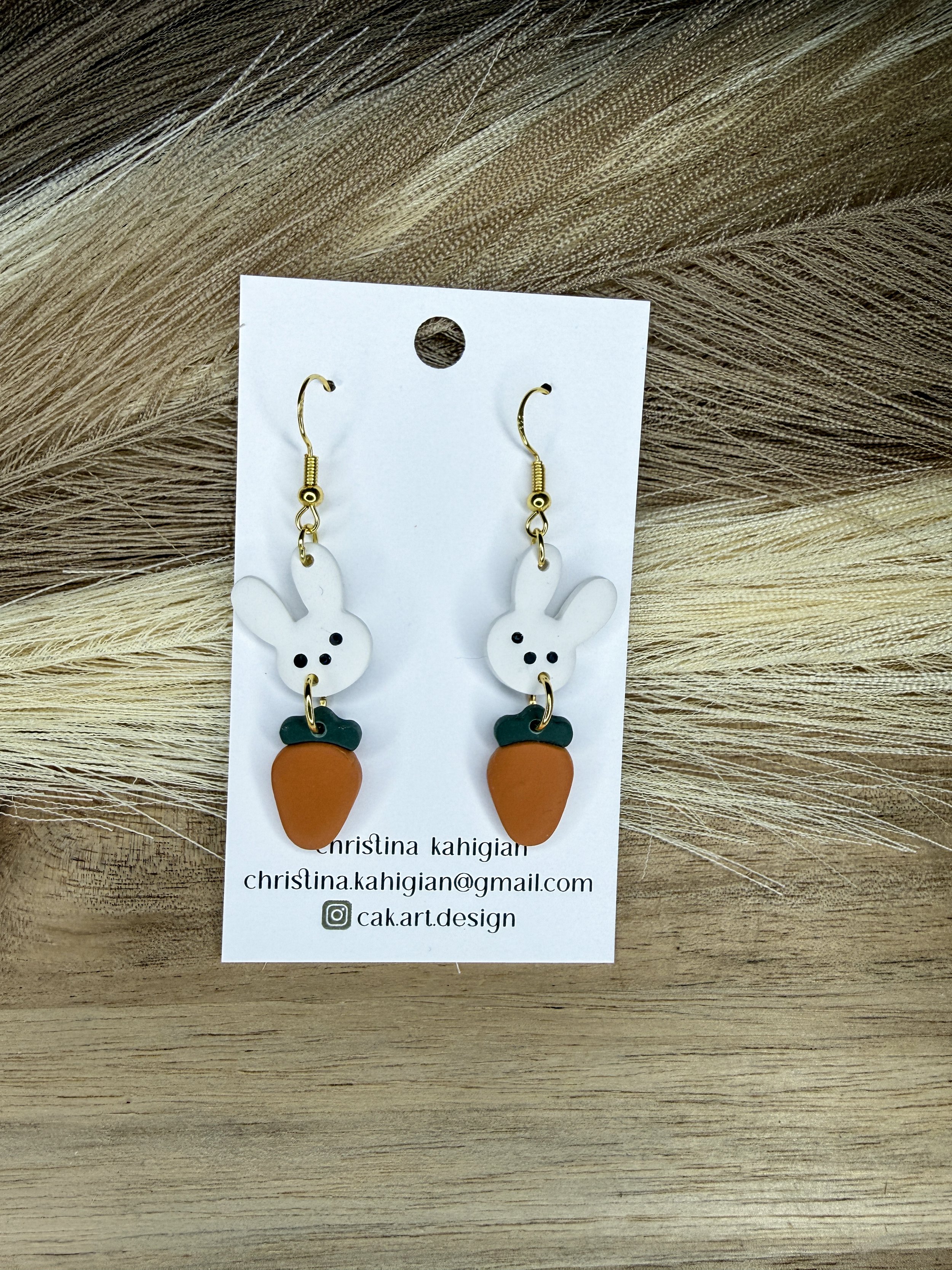 bunnies with carrots