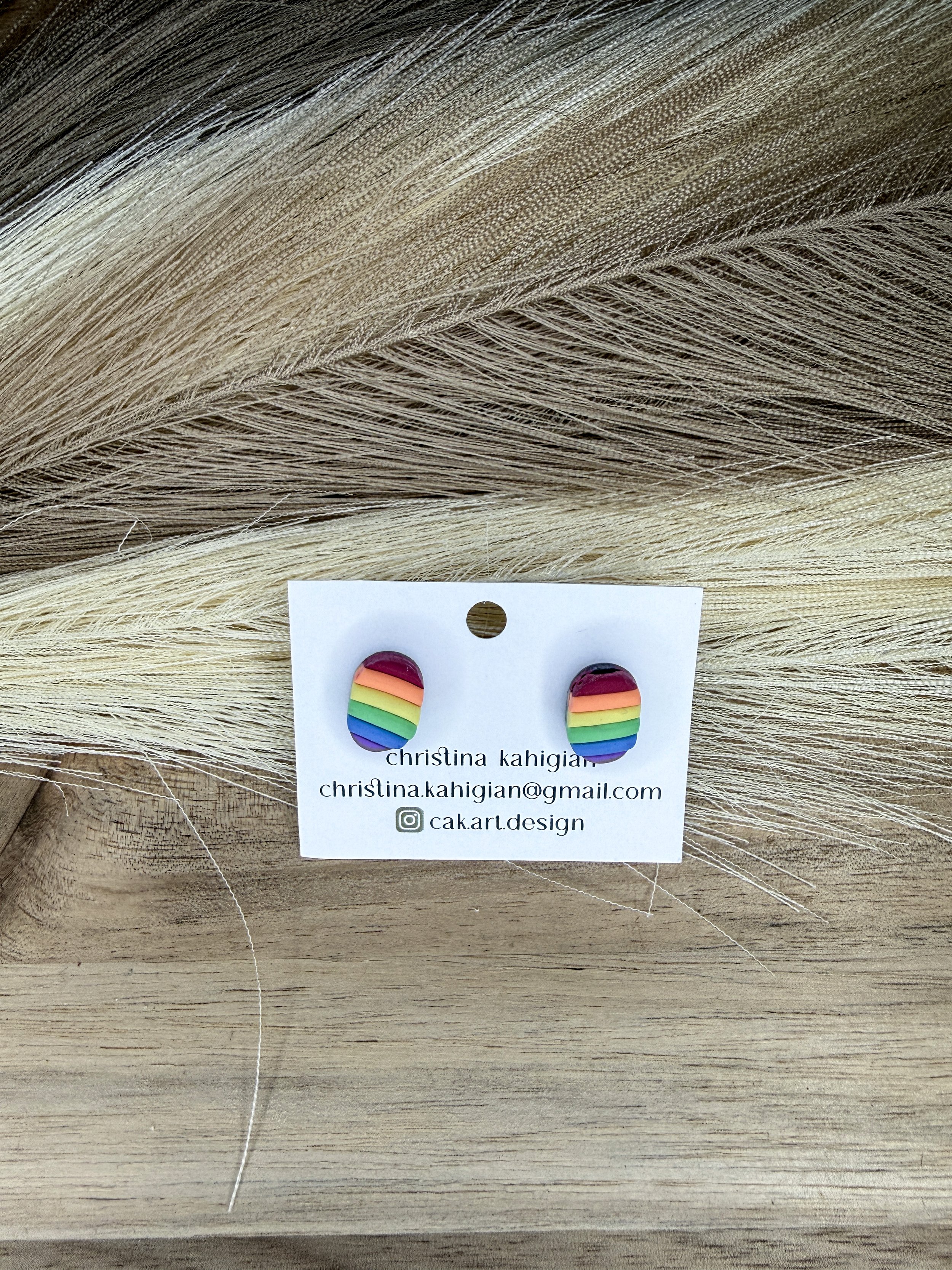 pride rainbows - black