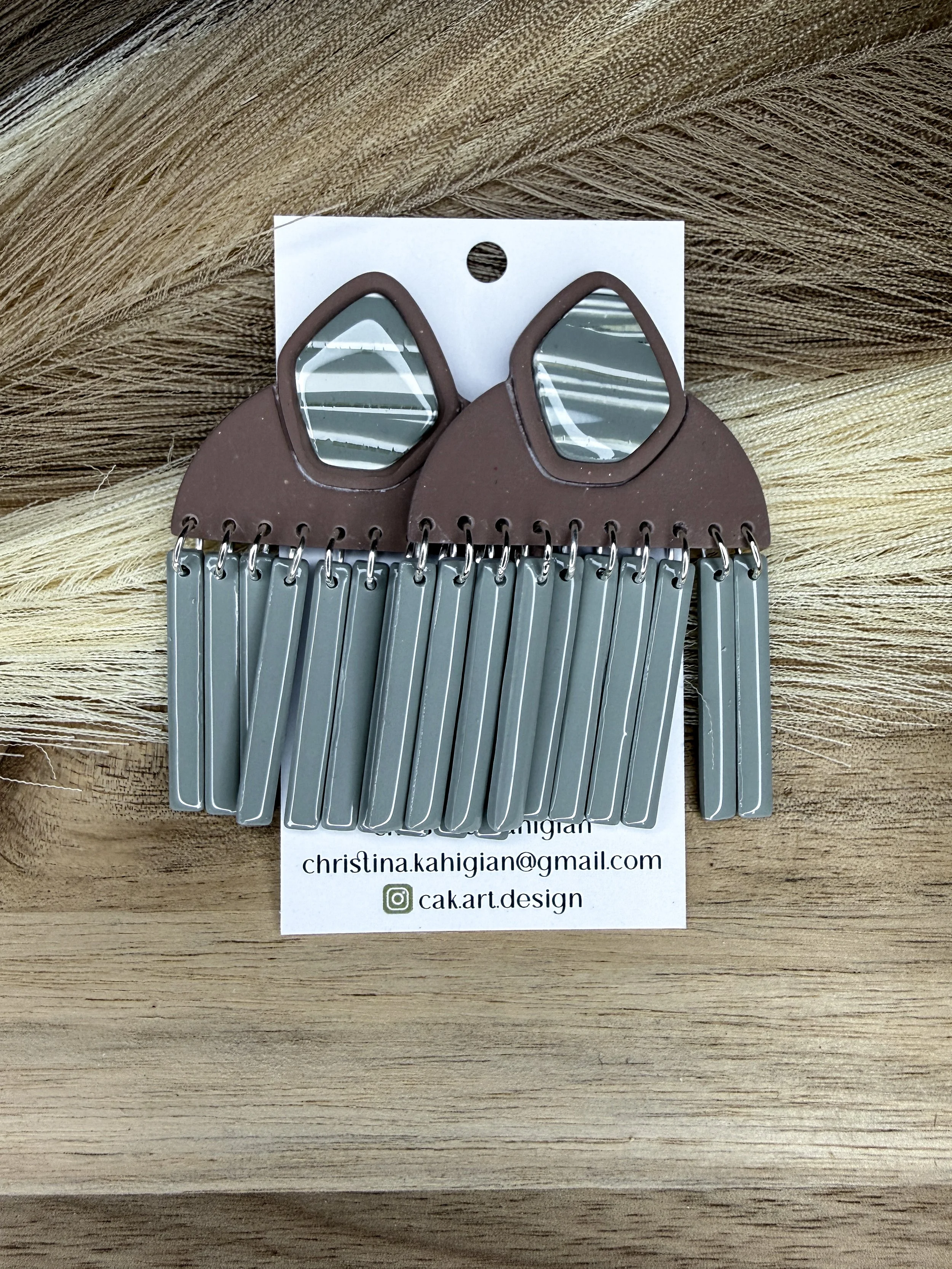 bezel - white, green, brown stripes