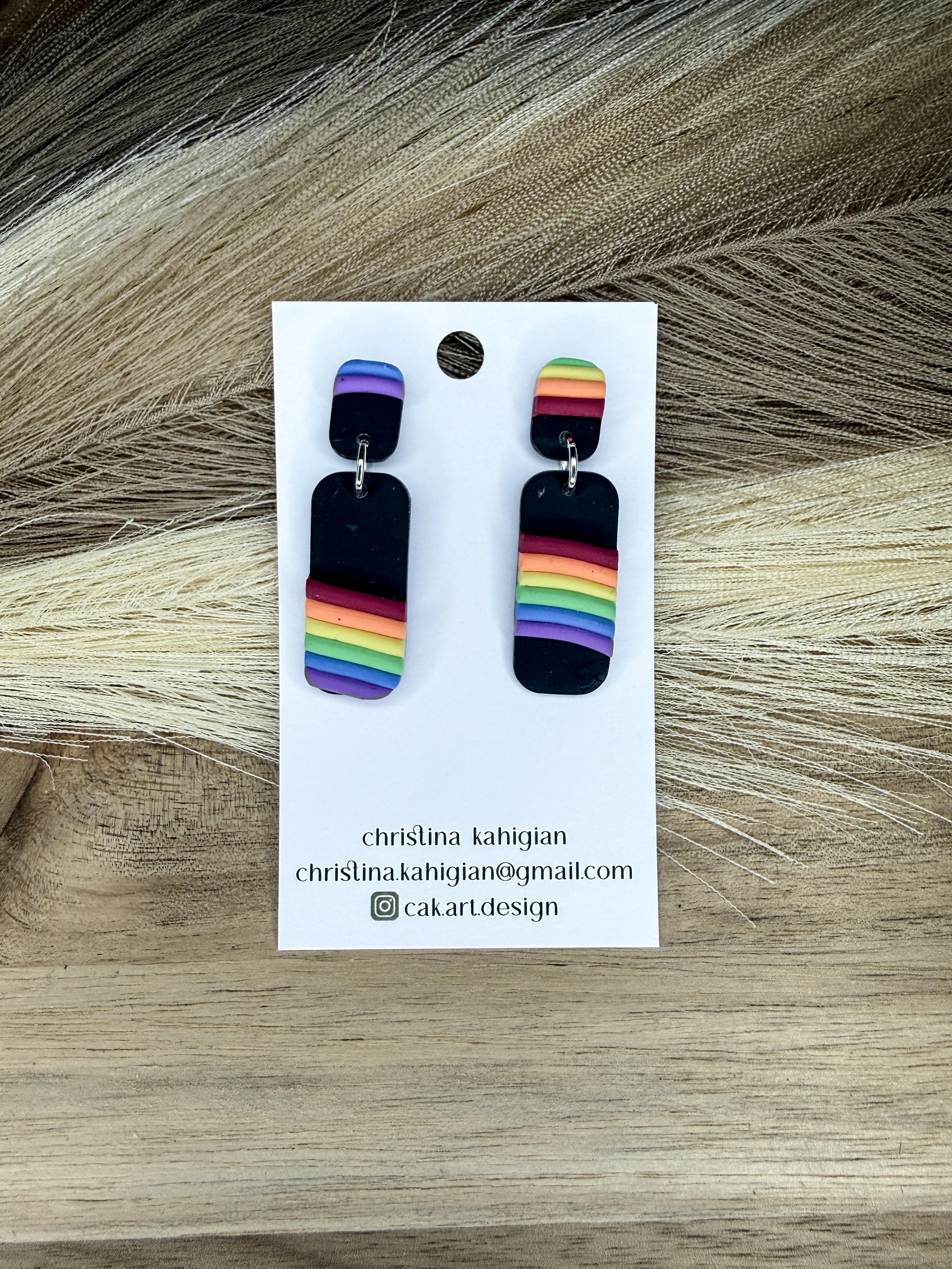 pride rainbows - black