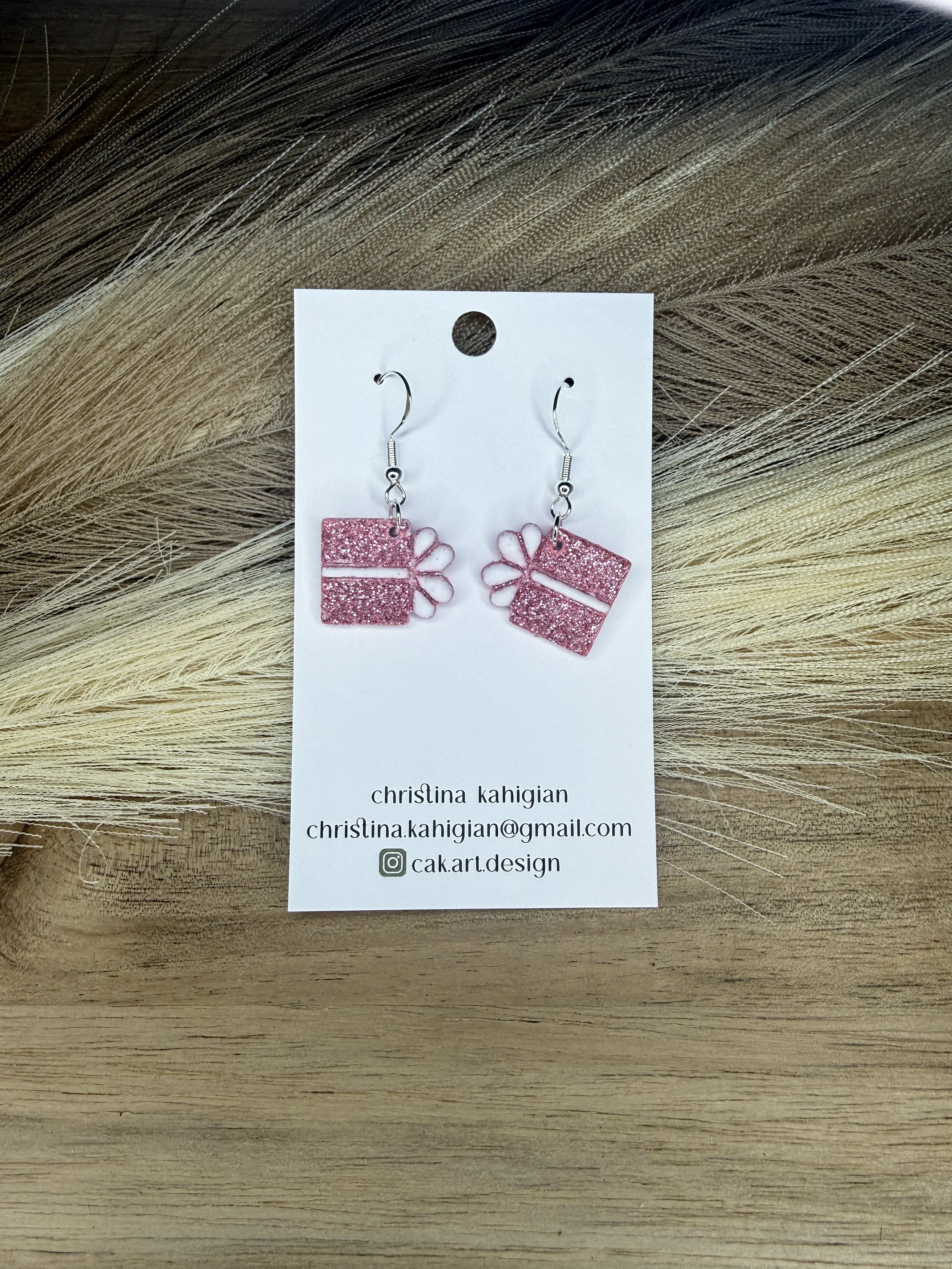 white and pink glitter present