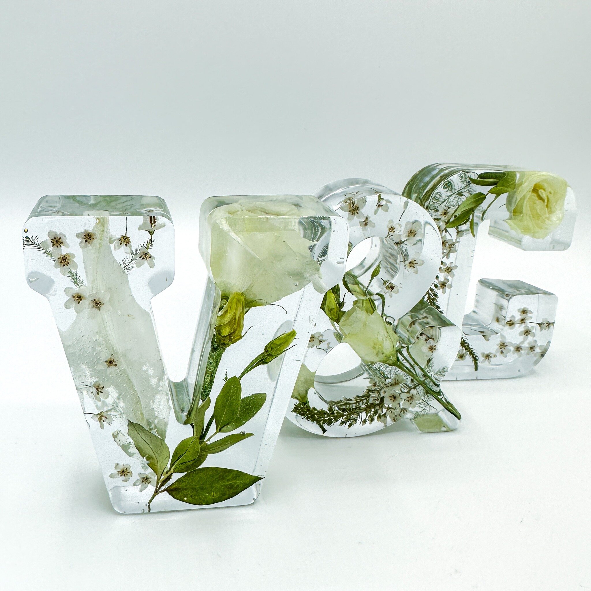 The 4&quot; letters are a perfect add-on for smaller flowers. 

This was a gift from a maid of honour to the couple and contained smaller elements of the wedding flowers. If you&rsquo;re stuck for ideas, flower preservation is the perfect wedding gif