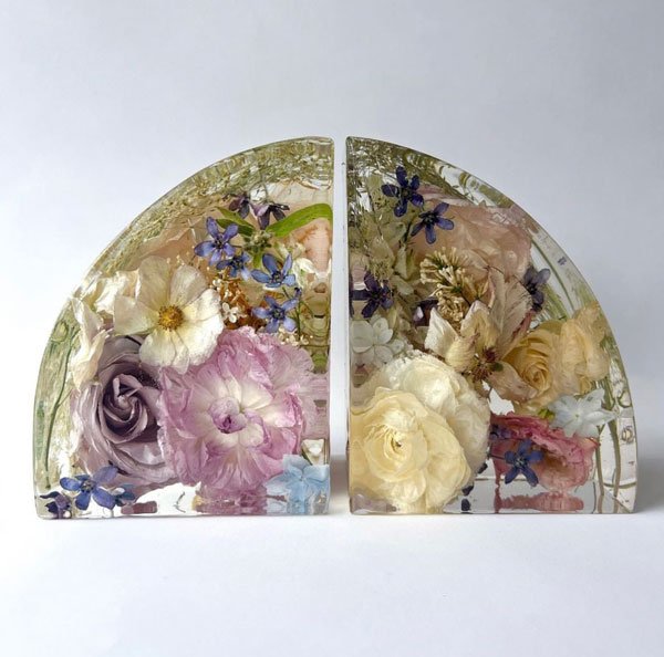 Petals-Preserved-Flower-Preservation-Resin-Bookends.jpg