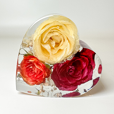 Petals Preserved Flower Preservation Resin Heart 10cm.png