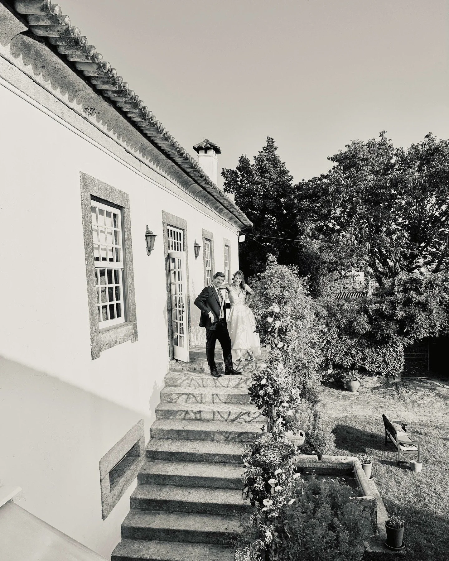 O amor est&aacute; no ar ✨
Na Casa de Montezelo, cada hist&oacute;ria &eacute; &uacute;nica e a pr&oacute;xima pode ser a sua! 🤍

Love is in the air ✨
At Casa de Montezelo, every love story is unique and the next one could be yours! 🤍

#wedding #po