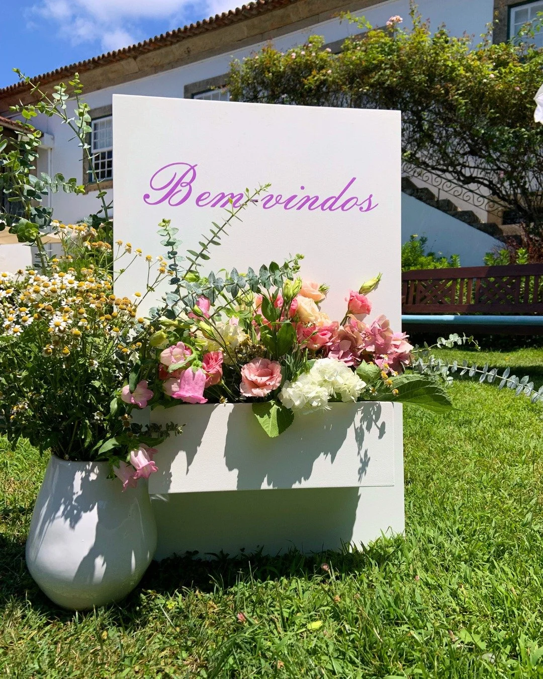 Bem-vindos &agrave; casa onde os sonhos se tornam realidade! 🌿🌸

Welcome to the place where dreams come true! 🌿🌸

#wedding #portugaldestinationwedding #2025wedding #weddinginspiration #casamento2025 #summerwedding
#outdoorwedding&nbsp;#casamento 