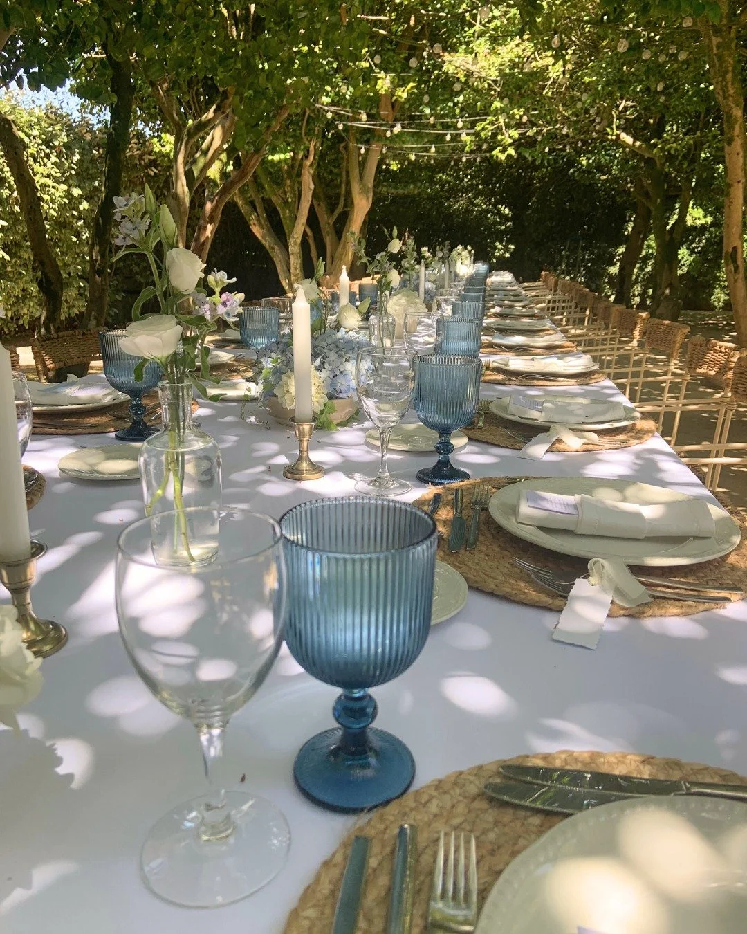 O cen&aacute;rio perfeito para brindar &agrave; vida! 💙

The perfect setting to toast to life! 💙

#wedding #portugaldestinationwedding #2025wedding #weddinginspiration #casamento2025 #summerwedding
#outdoorwedding&nbsp;#casamento #baptism #batizado