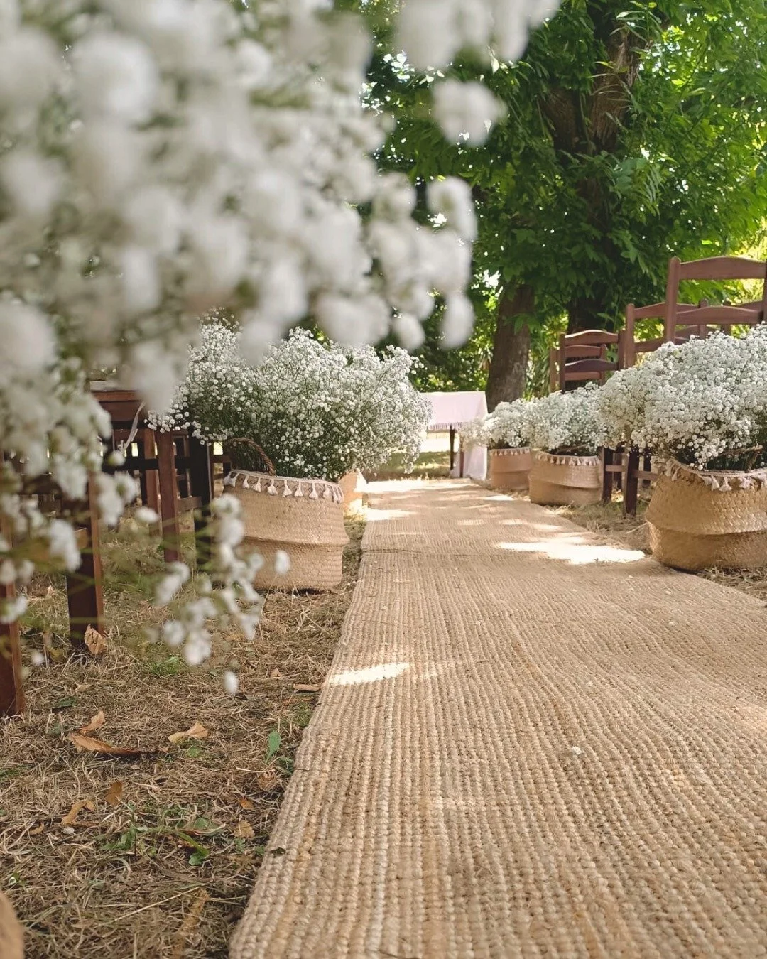 Um casamento no nosso bosque &eacute; o cen&aacute;rio de sonho para dizer o &lsquo;Sim&rsquo;! ✨💍

A wedding in our woodland is the dream setting to say &ldquo;I do&rdquo;! ✨💍

#wedding #portugaldestinationwedding #2025wedding #weddinginspiration 
