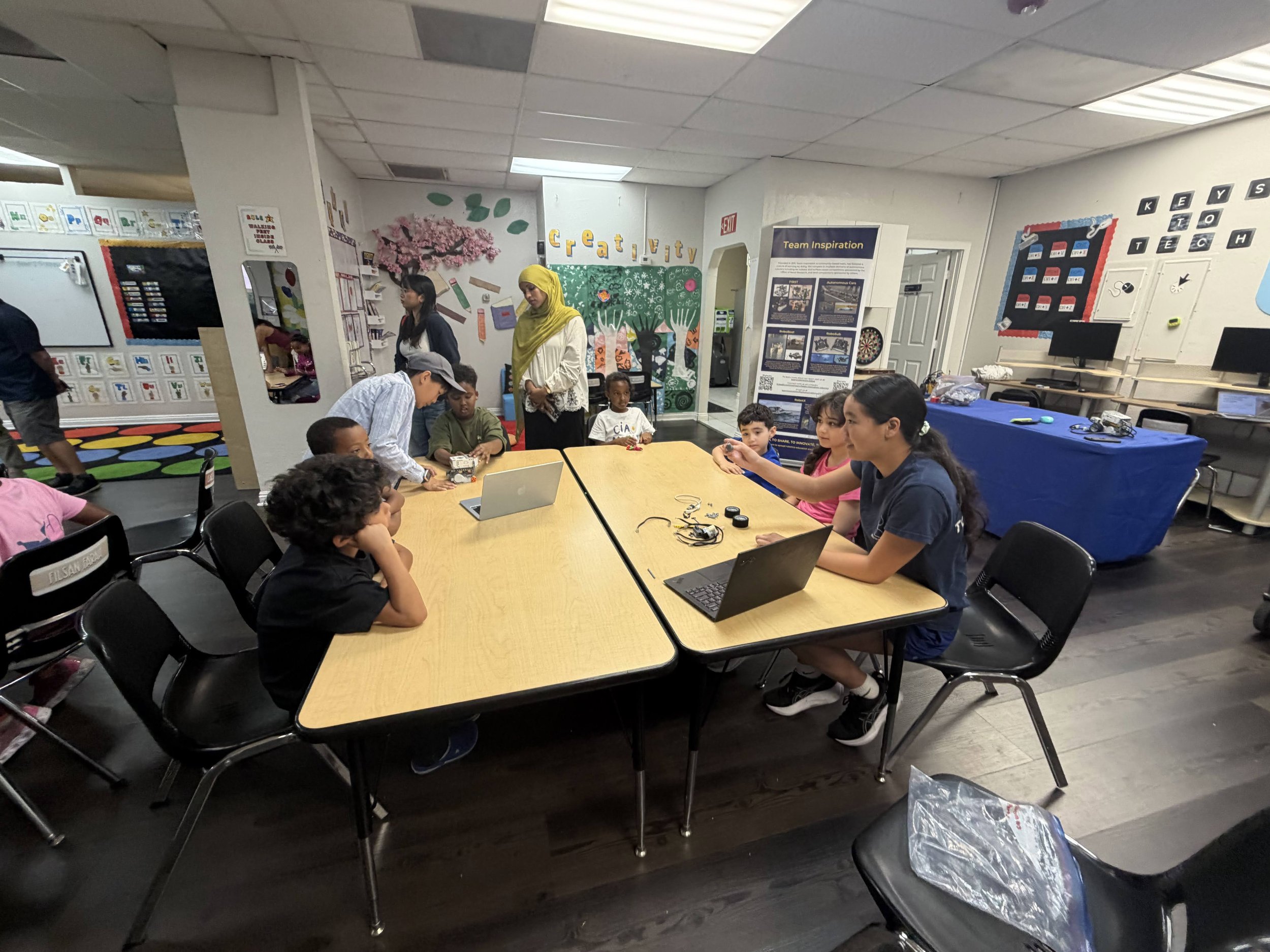 Sumo and racing lego robot building and programming
