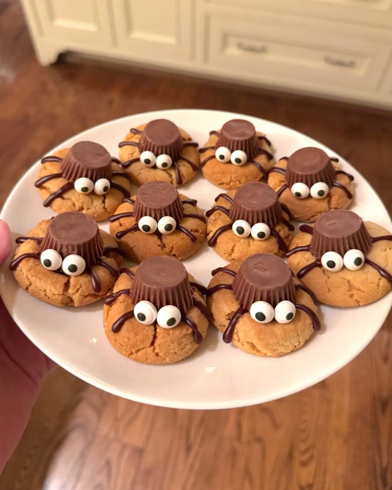 Give me a season, and I&rsquo;ll find a way to celebrate with a cute treat🕷️🍪 Just shared the step-by-step for these spider cookies on my blog (link in bio)!