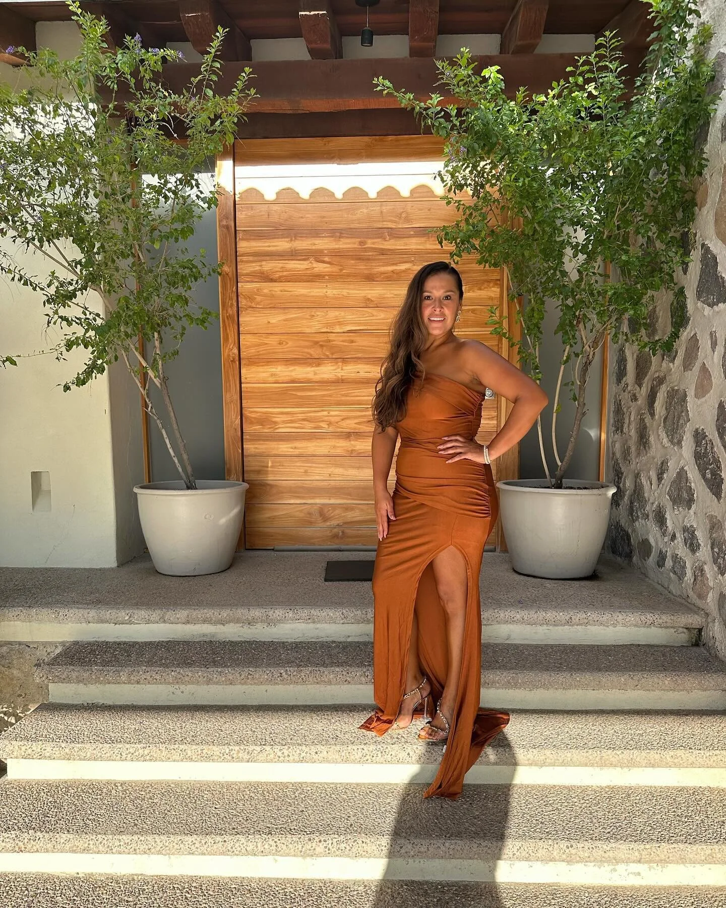 They thought 💭 I was crazy when I said I want to start my little tanning business. 

A year later I am looking at photos like this one of @soto.g2008! my beautiful clients keep me in awe of them, their glow and their trust in me for some of the bigg