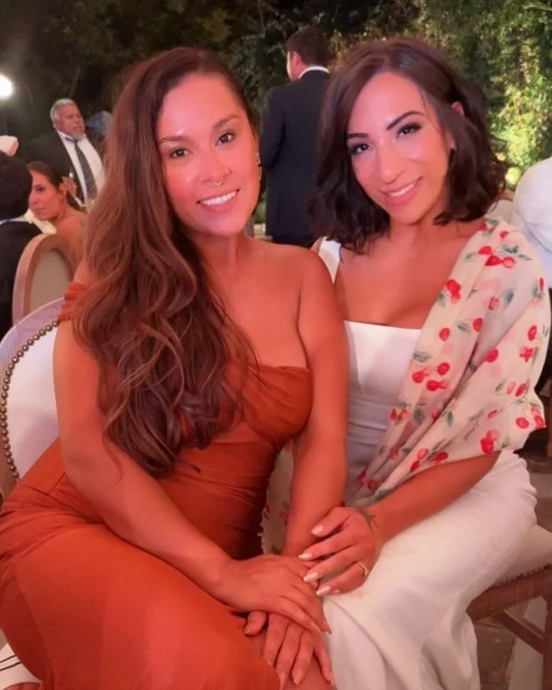 Cheers 🥂 

Here&rsquo;s to getting a matching Grateful Glow with your bestie ✨

Two tans are better than one ☝️