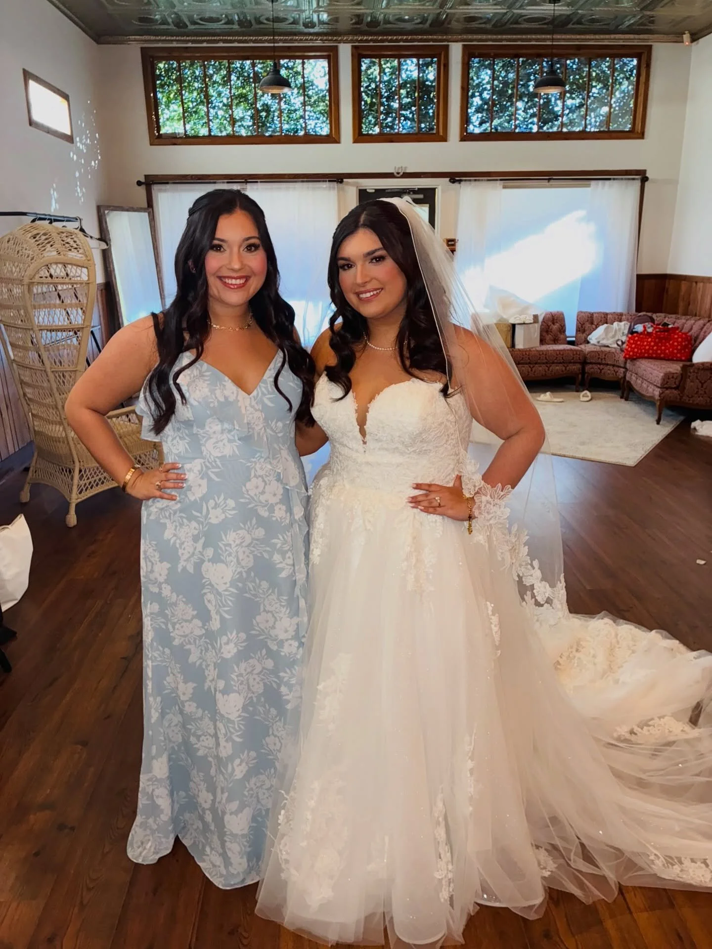 This is what LOVE, your best girls and a Tan by Micah looks like on your wedding 💒 day