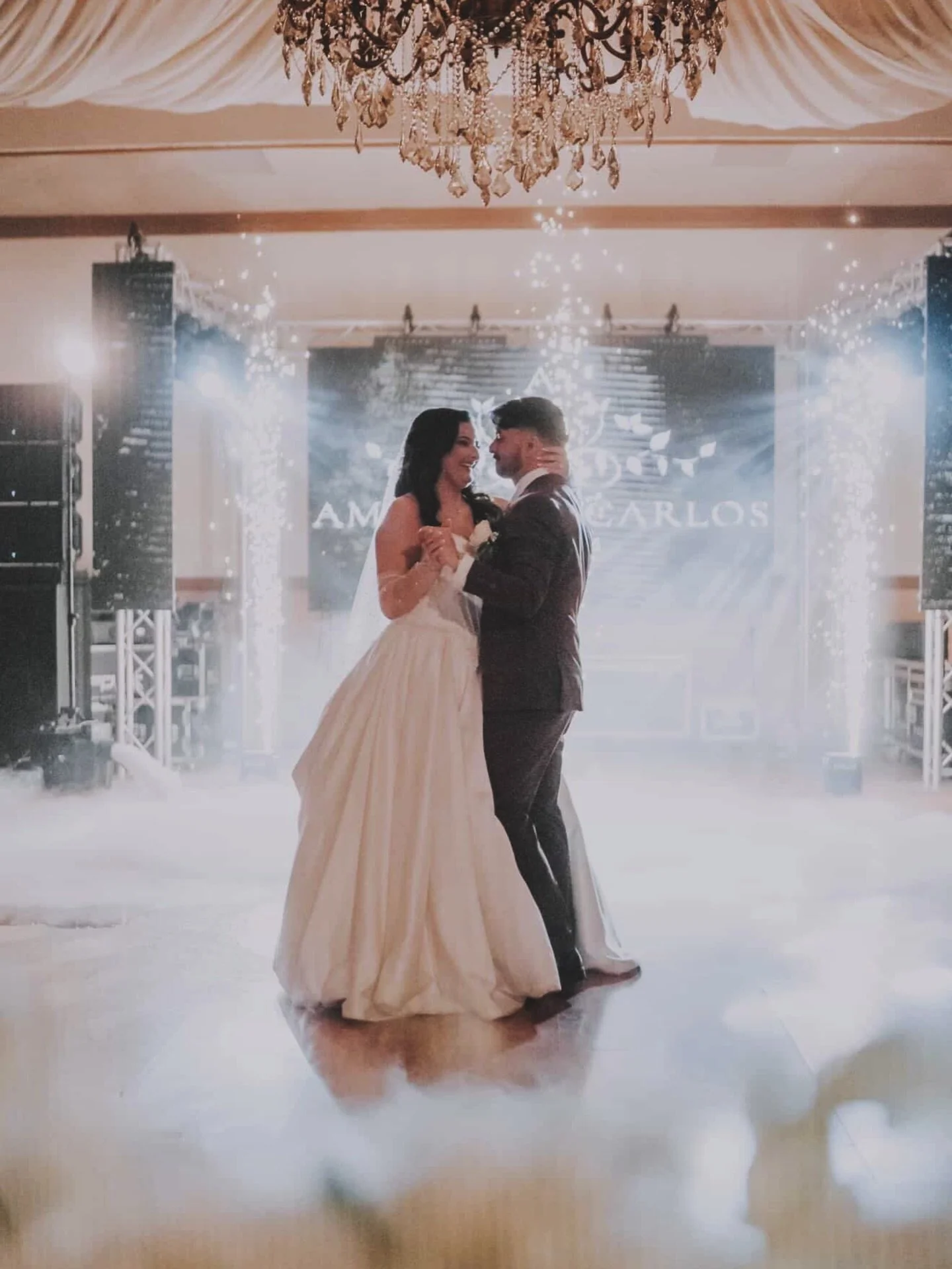 This picture blew me away and I feel so honored to be trusted with tanning the stunning bride!