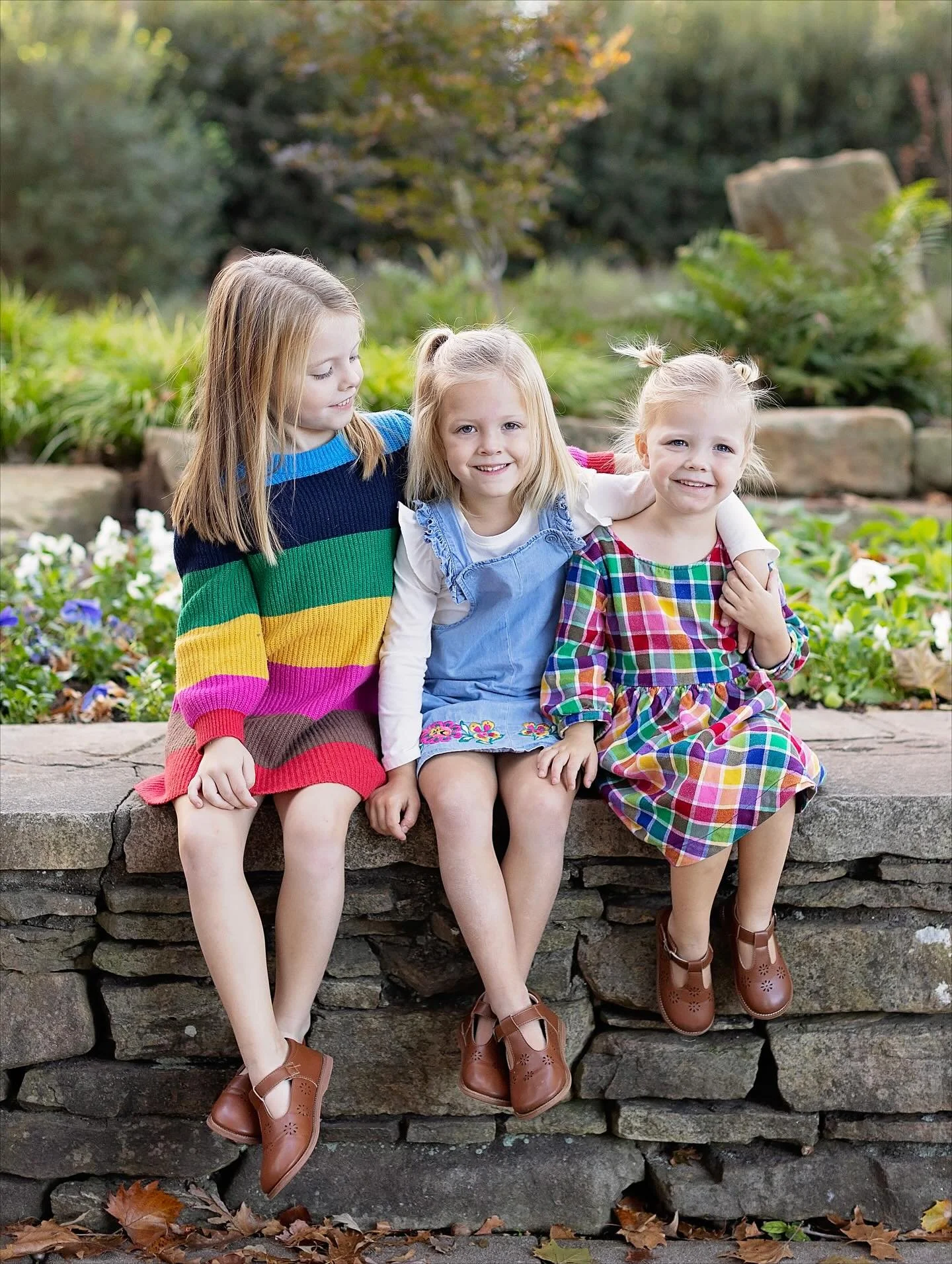 A little color for your Tuesday 🩷💜💚💙🧡💛🩵❤️ 

#deidreruth #foreverphotographer #familyphotos