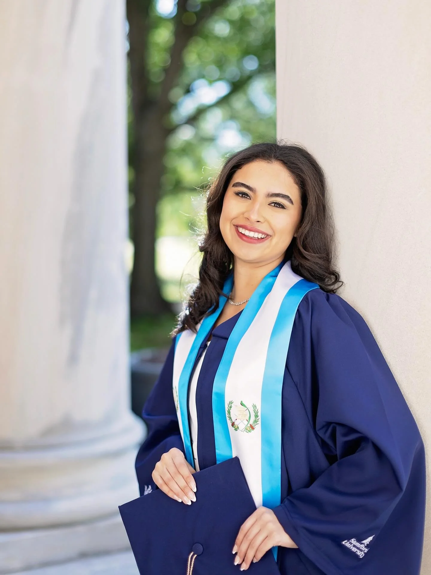 Natalia, Samford class of 2026 and the first Guatemalan citizen to graduate from the SU! 🎓🎉🇬🇹

(And also one of my favorites 😍)

#deidreruth #foreverphotographer #seniorphotographer