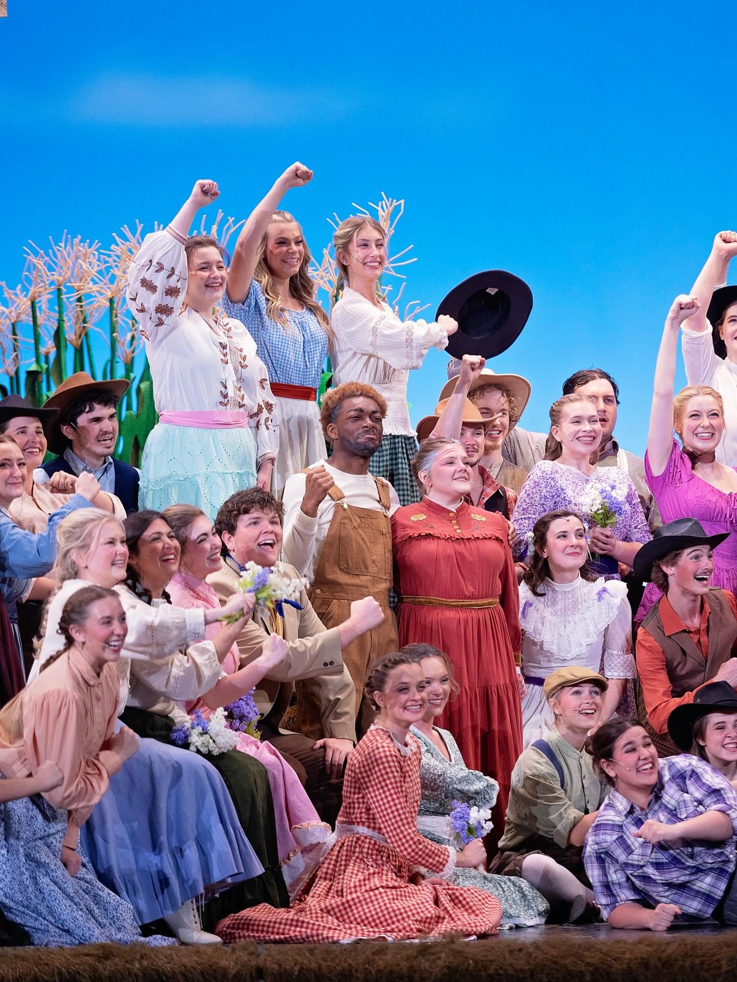 Images from Samford University&rsquo;s 2026 production of Oklahoma!, shot for the School of the Arts.

#deidreruth #arts #universityphotographer