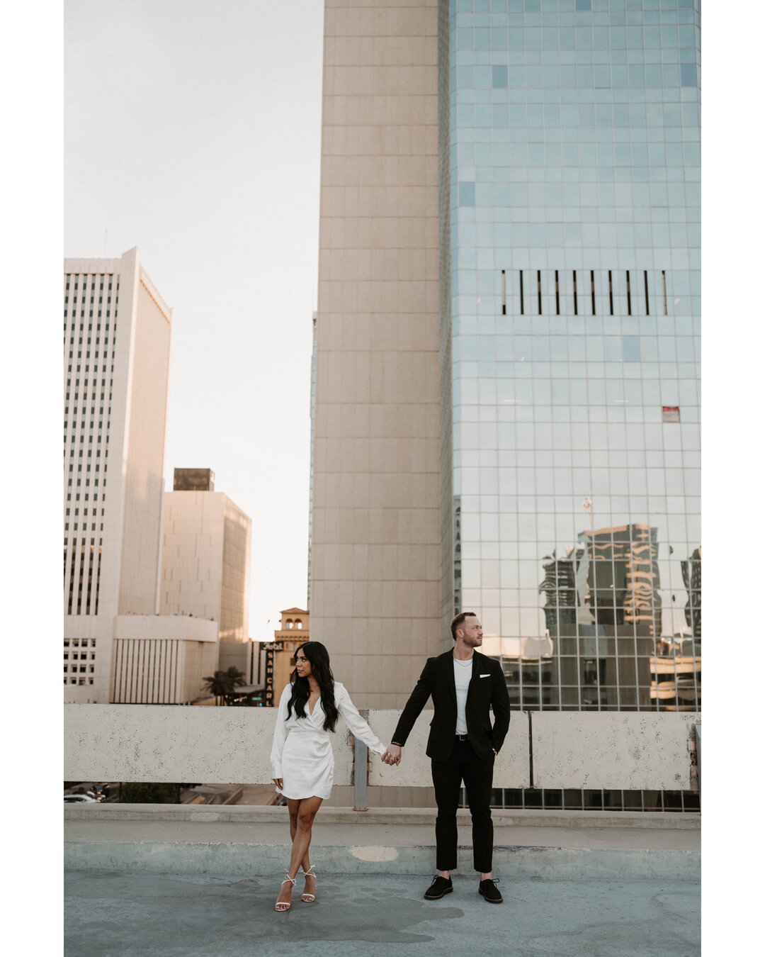 Downtown Lovers 🖤🏙️​​​​​​​​​
I am obsessed with these downtown Phoenix engagement photos. Don&rsquo;t get me wrong, I love all my desert shoots but it&rsquo;s so fun to switch things up.

So if the desert or nature scene isn&rsquo;t your vibe just 