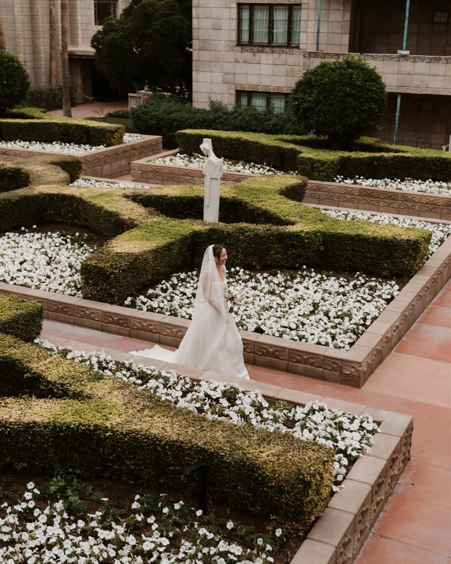 Cloud wedding days at the Arizona Biltmore ✨ 

Lead Photographer: @tarynschaephotos 

#ArizonaBiltmoreWedding
#ArizonaBiltmore
#PhoenixWedding
#ArizonaWedding
#LuxuryWedding