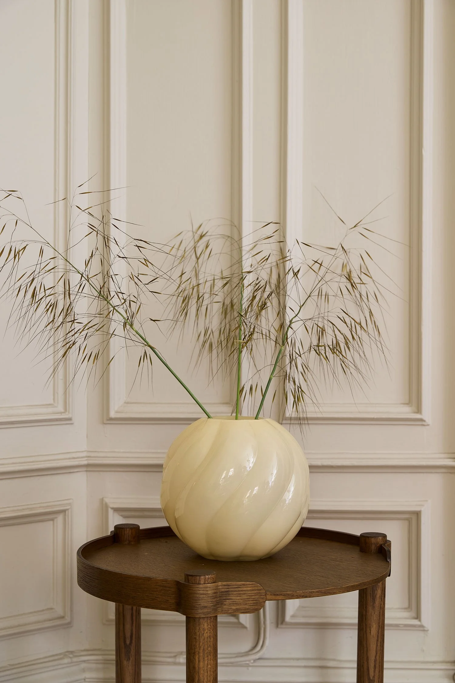 TH-07-01-BY-Twist-Ball-Vase-20cm-Butter-yellow-ED-07-01-DO-Woody-Table-45cm-Dark-Oak-E_1-AW26.jpg